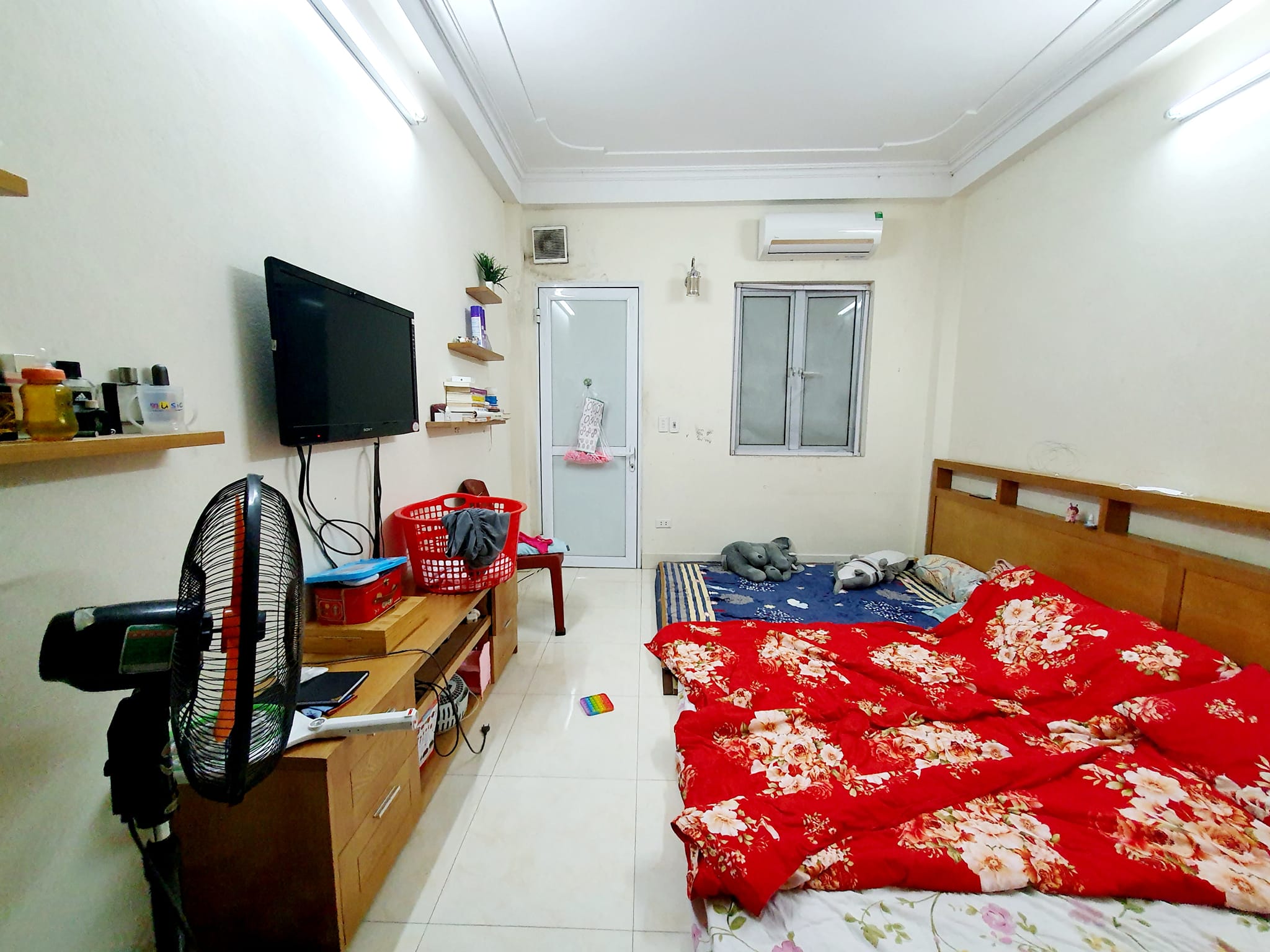 Bán ngôi nhà 66m2 phố Nghi Tàm, Tây Hồ Gara Ô tô Kinh doanh vô địch 3.3 Tỷ.