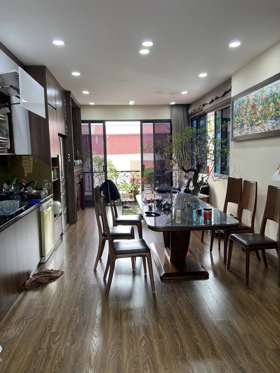 Bán nhà mặt phố Phan Văn Trường, 8 tầng thang máy, DTXD 43m2, MT4m. Chỉ 16 tỷ