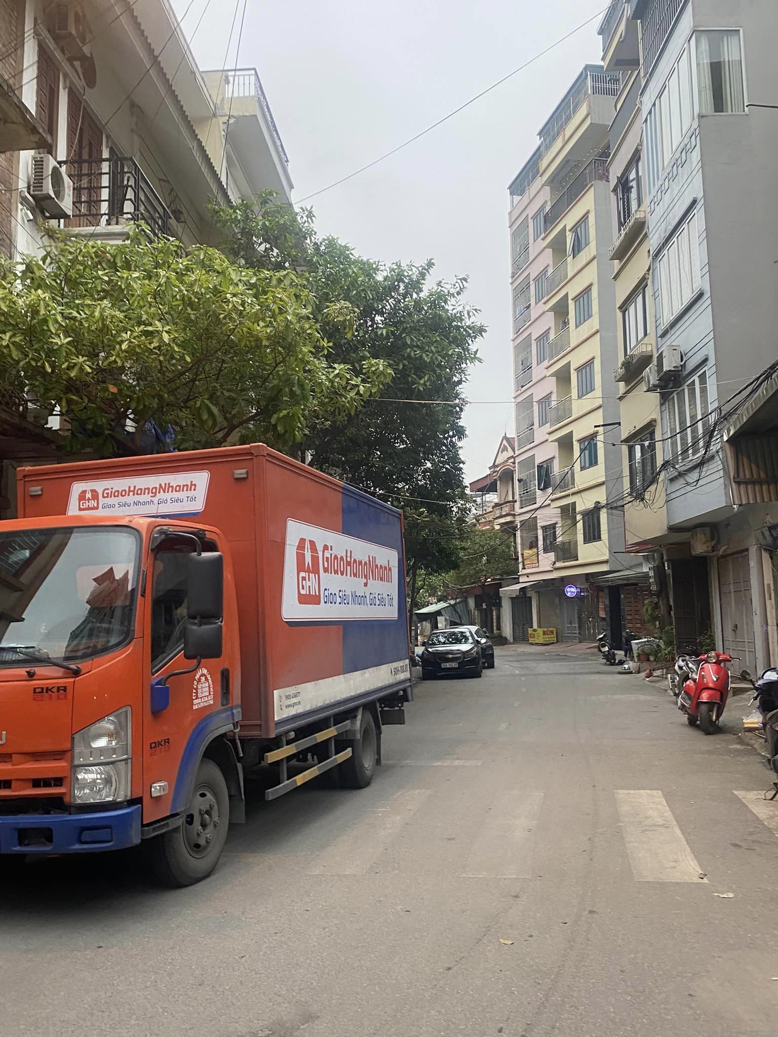 BÁN TÒA NHÀ CĂN HỘ CCMN YÊN XÁ-THANH TRÌ.21 PHÒNG,THANG MÁY,PHÂN LÔ,Ô TÔ,75MX8T,NHỈNH 11 TỶ.