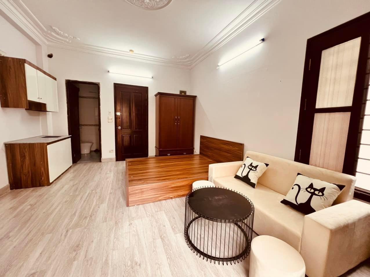 BÁN NHÀ LẠC LONG QUÂN TÂY HỒ Ô TÔ ĐỖ CỬA CÁCH MẶT PHỐ CHỈ 20m 11.6 TỶ 6 TẦNG 60m MT 4.3m.