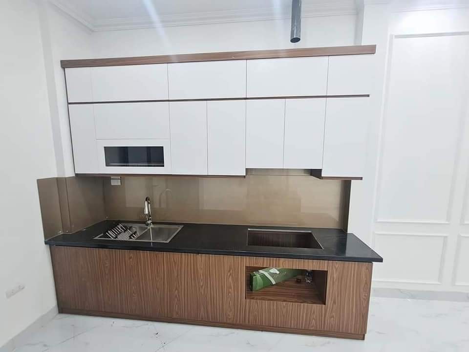 Bán nhà Giáp Bát, 42m x 5T - Ô TÔ ĐỔ CỬA - 10M RA Ô TÔ TRÁNH - NGÕ THÔNG.