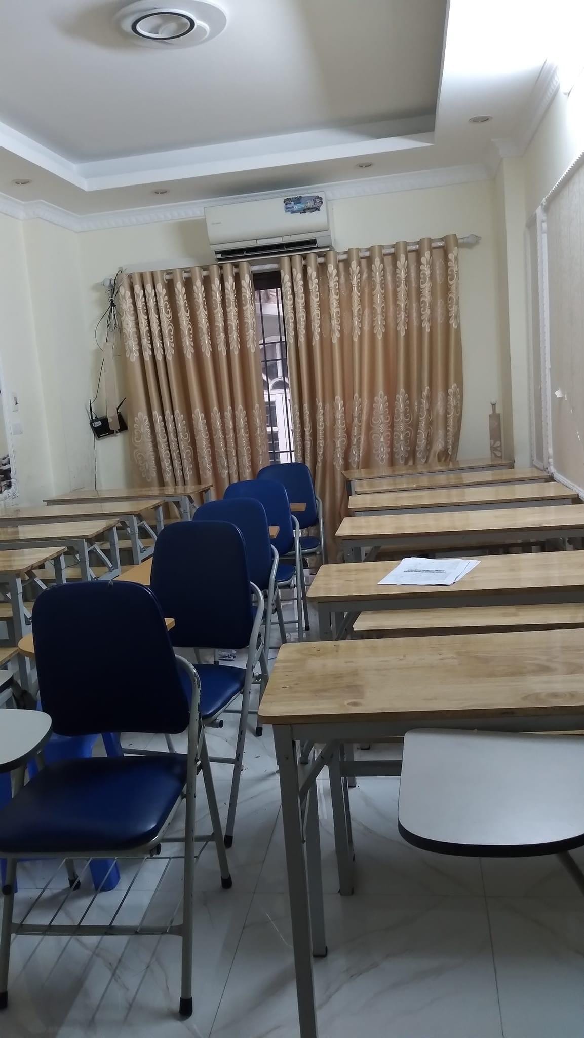 Bán nhà ngõ 255 Lĩnh Nam.Ô tô đỗ cổng, Nhà rộng 5 phòng ngủ. Giá chào bán 5.5 tỷ.