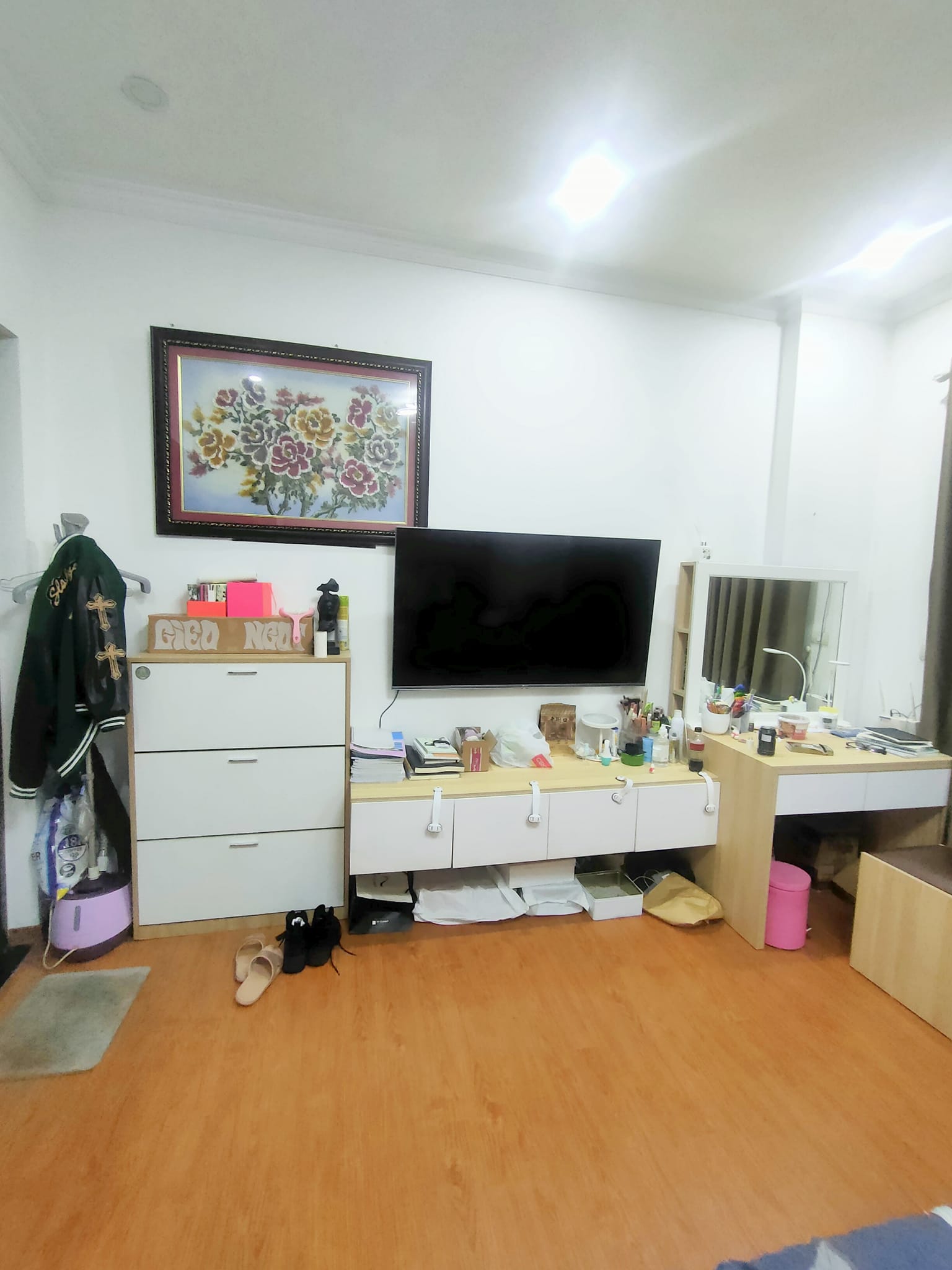 Bán ngôi nhà 96m2 phố Âu Cơ, Tây Hồ Dân xây 6 phòng ngủ 10m Ô tô đua 10.3 Tỷ