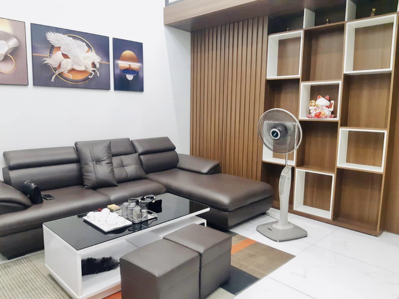 Nhà Mặt Phố Thọ Lão, 45m2, MT 10m, 9.8 Tỷ, Lô Góc, Ô Tô