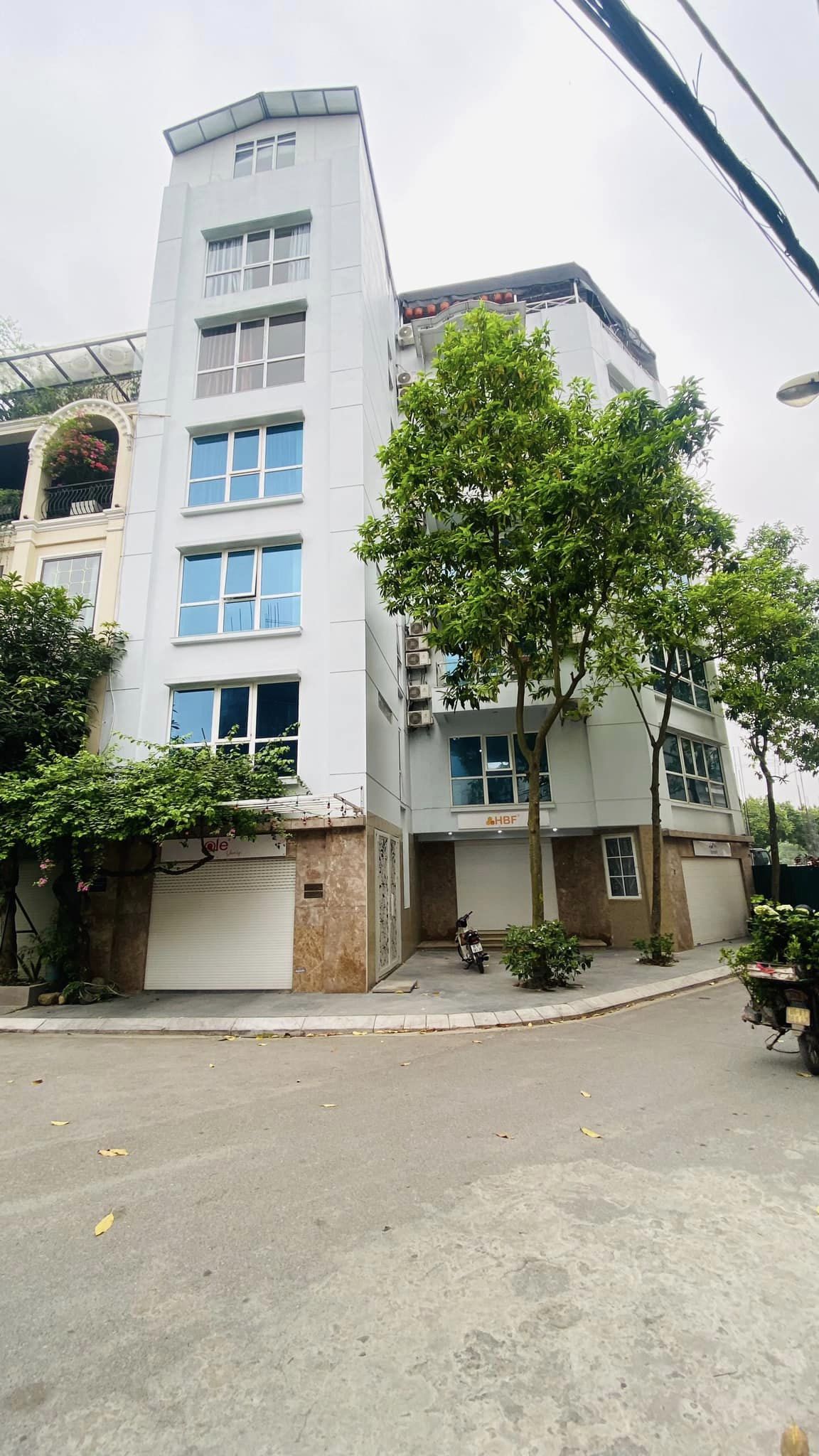 LÂM DU – LONG BIÊN - KHÁCH SẠN - DOANH THU 200 TRIỆU/THÁNG - GARA Ô TÔ - THANG MÁY - 18 PHÒNG. KINH DOANH ĐÃ CÓ THƯƠNG