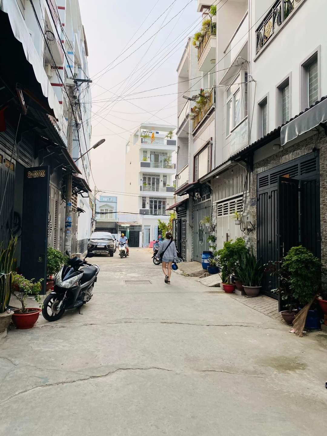 Bán nhà đường Tân Kỳ Tân Quý, Bình Tân, 4x16m, hẻm xe hơi, giá rẻ