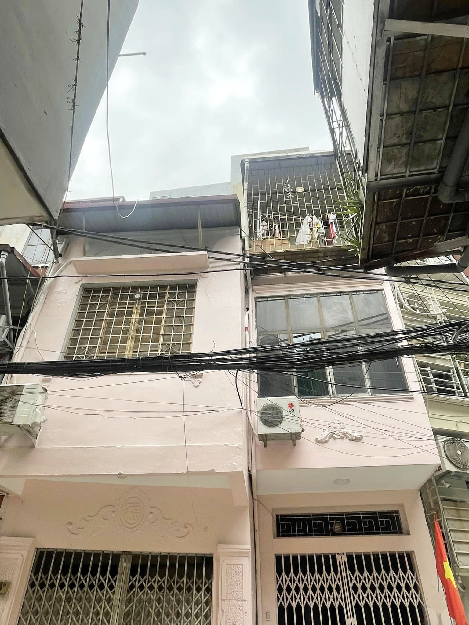 Nhà đẹp ở luôn CH TT Vạn Bảo Tầng 1 giá 2.95 tỷ, 60m2, sđcc