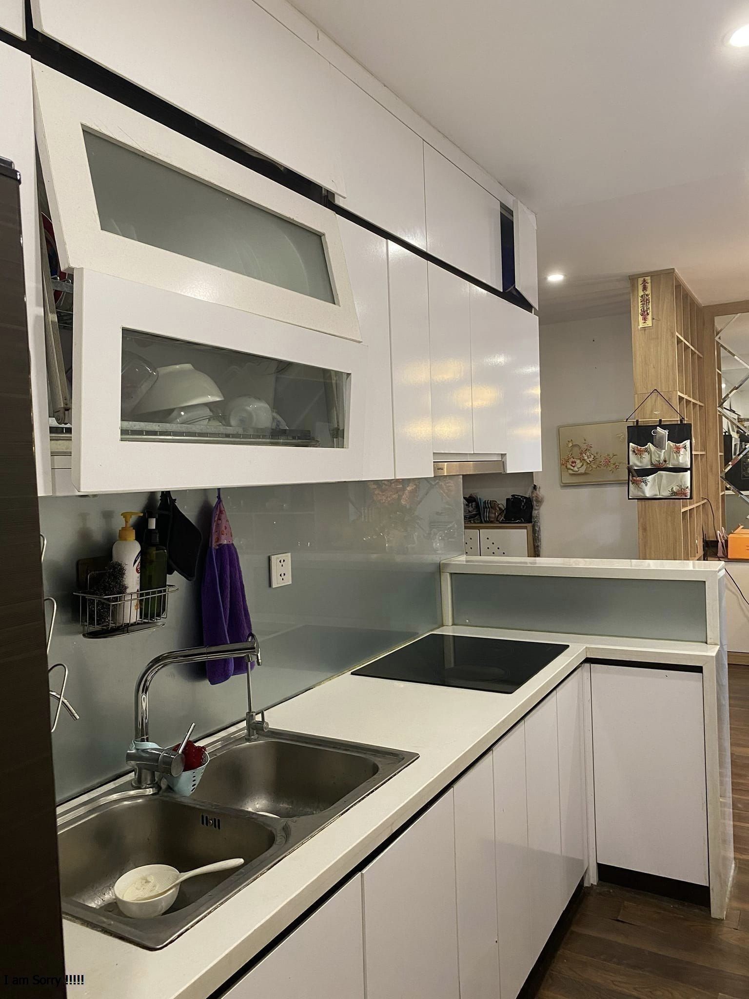 Cần bán rất gấp nhà Ngô Gia Tự: chủ tự xây, 46m - 5 tầng mới ở ngay, 2 thoáng, ngõ thông, ô tô tránh đỗ cửa vào nhà.