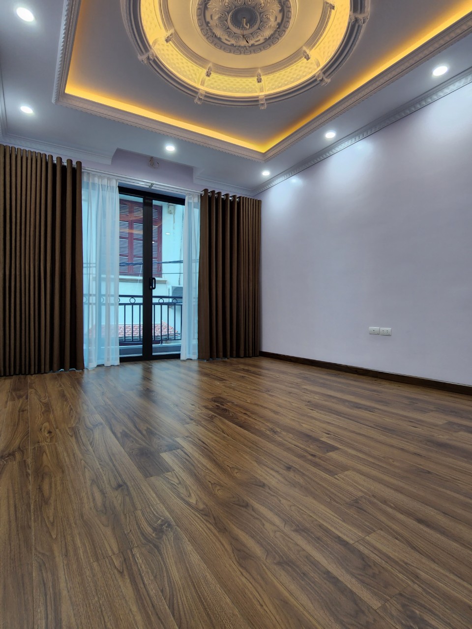 Bán nhà 46m2 phố Nguyễn Sơn, Long Biên Gara Ô tô Thang máy Nhập Kinh doanh đỉnh cao 8.2 Tỷ