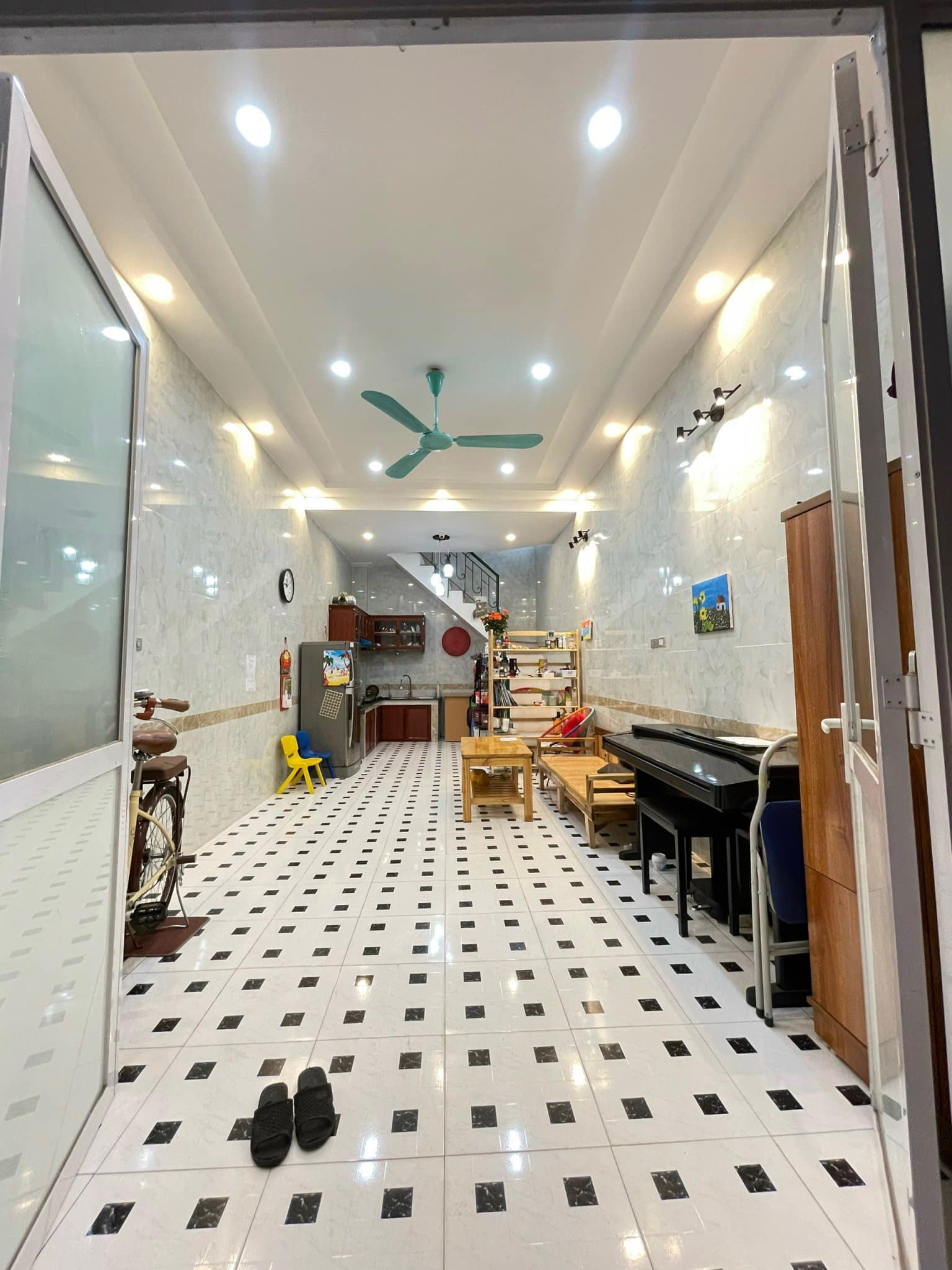 Bán gấp nhà ngõ 85 Xuân Thủy, 31m, nhỉnh 3 tỷ, ở luôn.