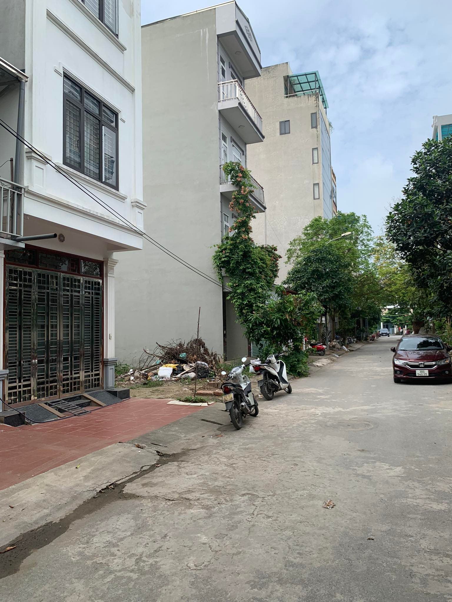 PHÂN LÔ VỈA HÈ -TIỆN ÍCH NGẬP TRÀN ,SÁT AEON MALL HÀ ĐÔNG -KO LỖI PHONG THỦY