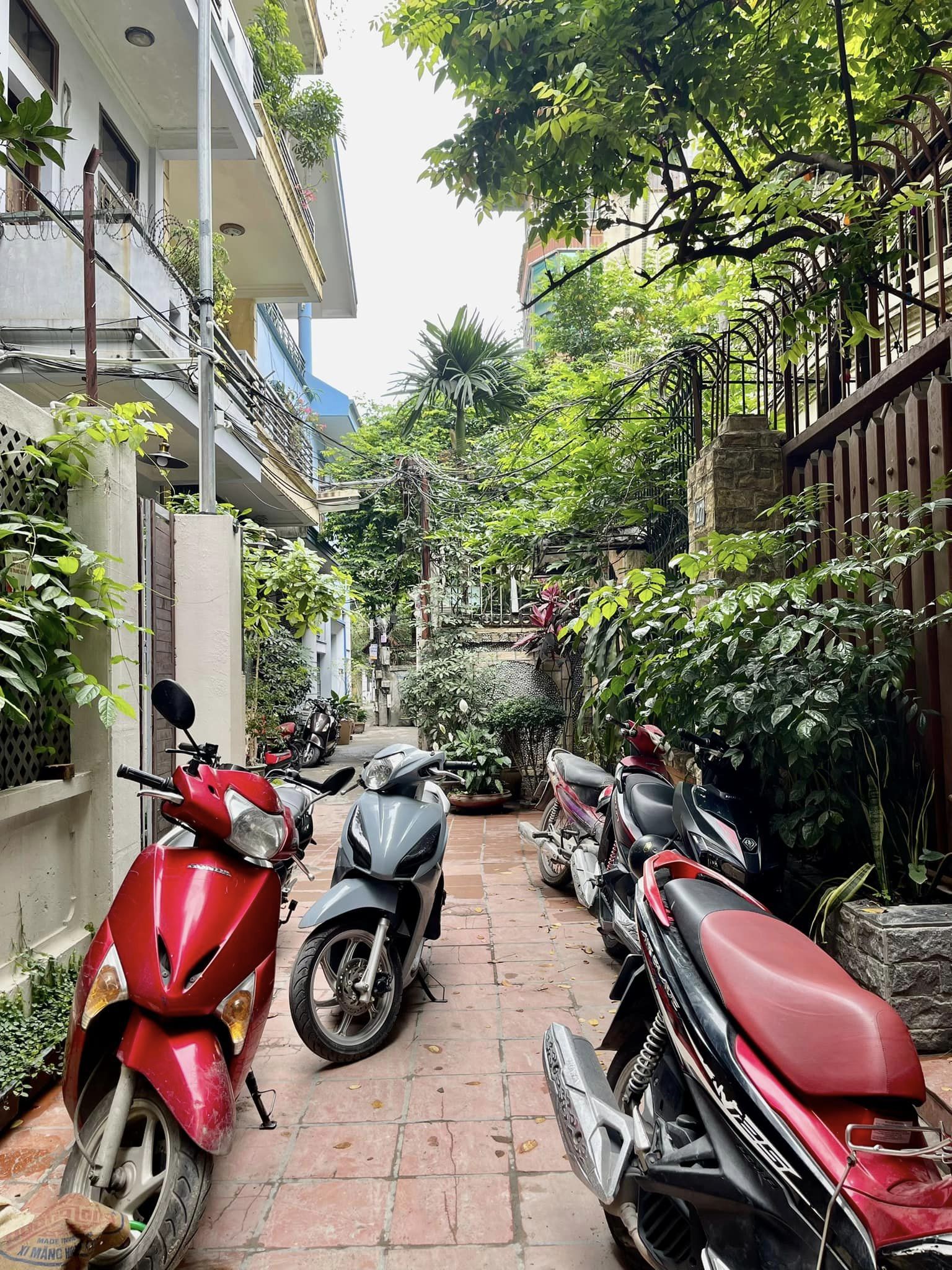 BÁN NHÀ HOÀNG HOA THÁM – CHỈ 6.45 TỶ!! – 52m2 x 5 tầng x Mặt tiền 4.5m – THANG MÁY – OTO ĐỖ GẦN – NHÀ MỚI