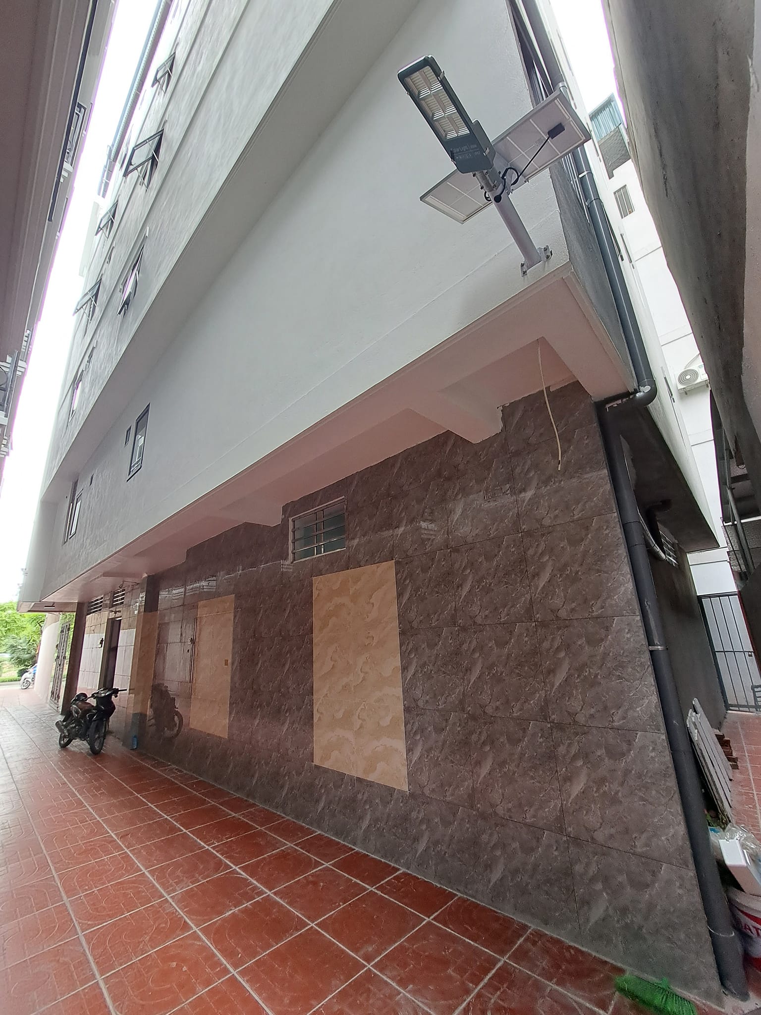 BÁN NHÀ KIM GIANG-THANH TRÌ.TÒA NHÀ CCMN.DOANH THU 140tr/THÁNG.LÔ GÓC 140MX7T.NHỈNH 20 TỶ.