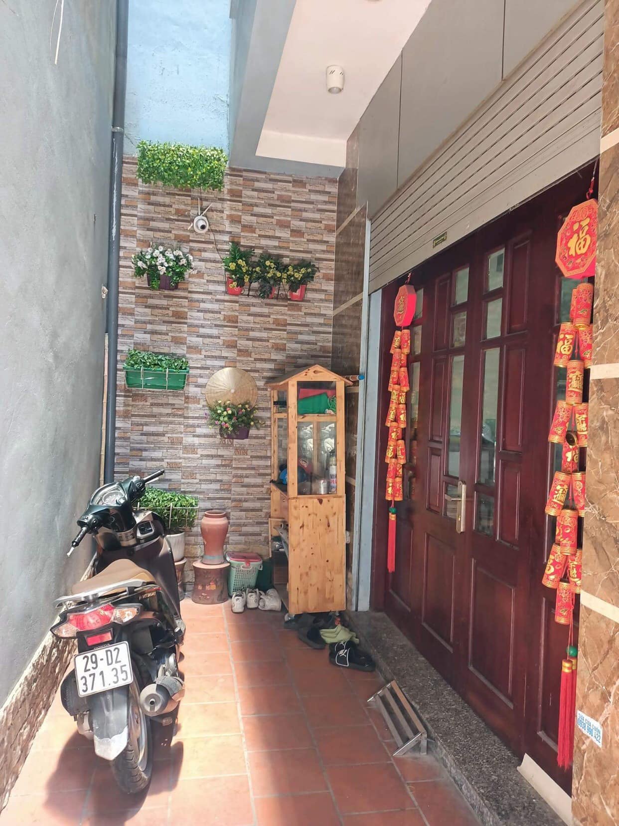 Cần bán nhà phố Xã Đàn, Đống Đa. DT 41m2*6 tầng. Giá 5,6 tỷ. MT 4,3m.