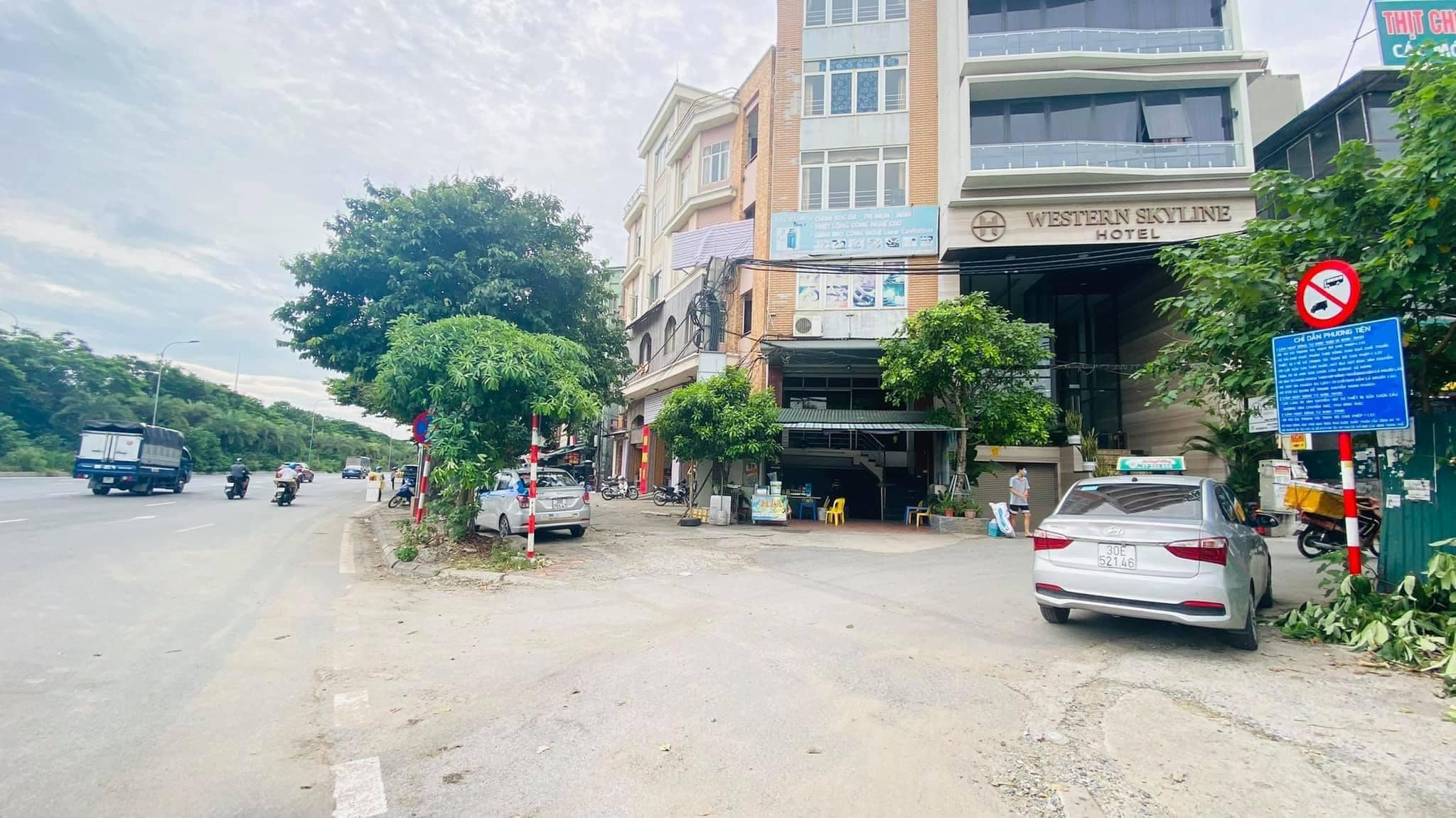 Bán nhà nghỉ 11 phòng số 2 Đại lộ Thăng Long, 51m2, 7 tỷ