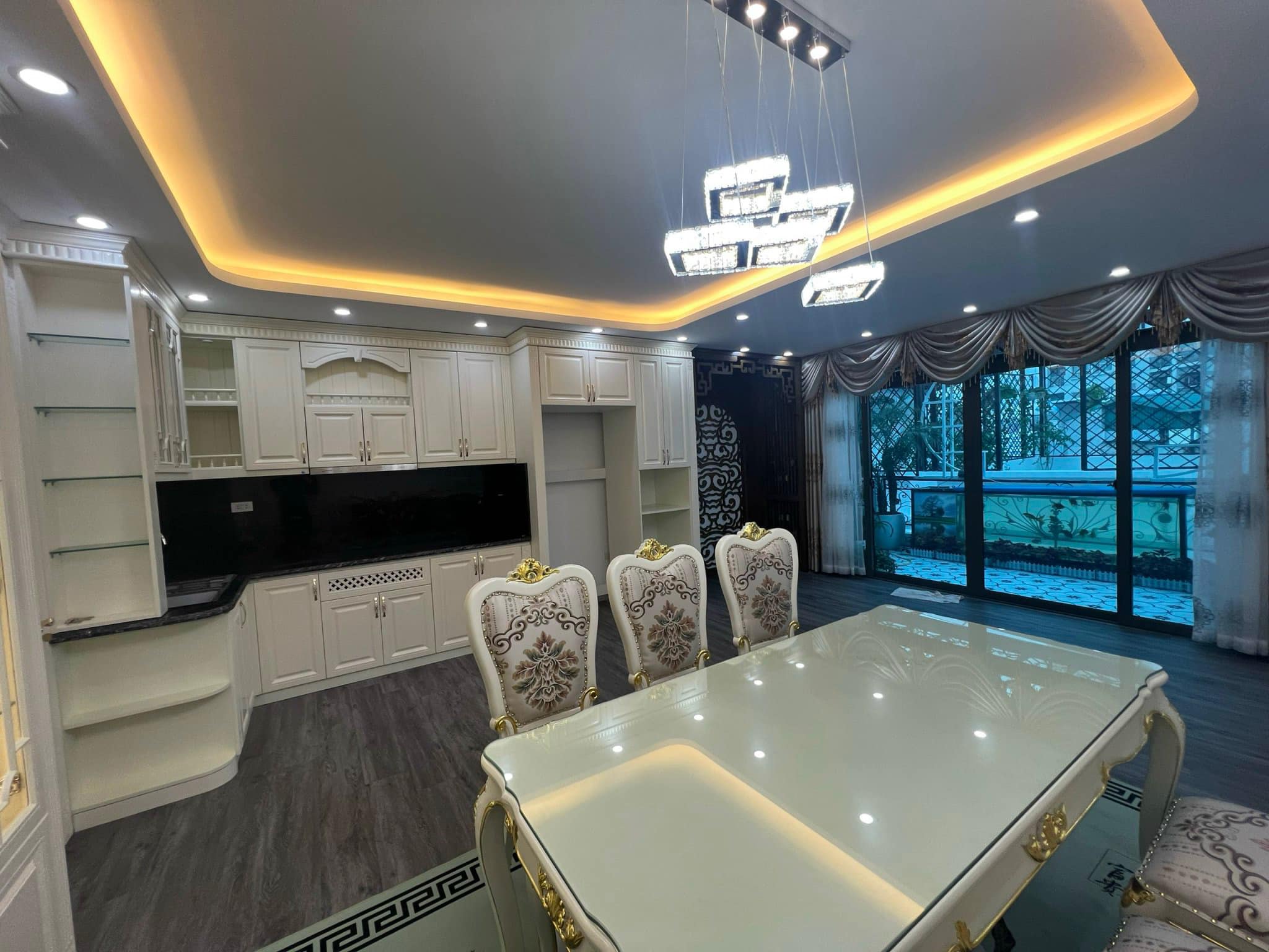 Nhà siêu đẹp Phố Tô Vĩnh Diện:50m2 x 6 Tầng - Thang Máy, Ô tô đỗ cổng - 7 tỷ 300