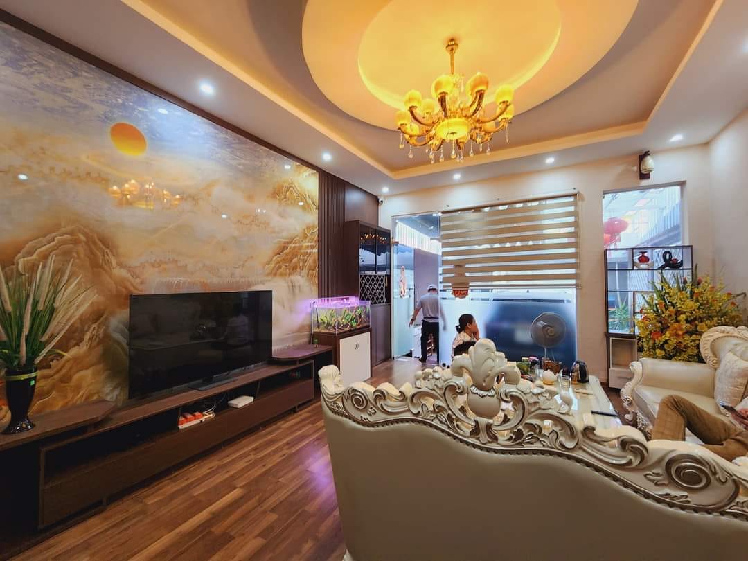 Bán căn nhà 67m2 phố Âu Cơ, Tây Hồ Gara Ô tô 7 chỗ 7 ngủ Kinh doanh đỉnh 9.5 Tỷ