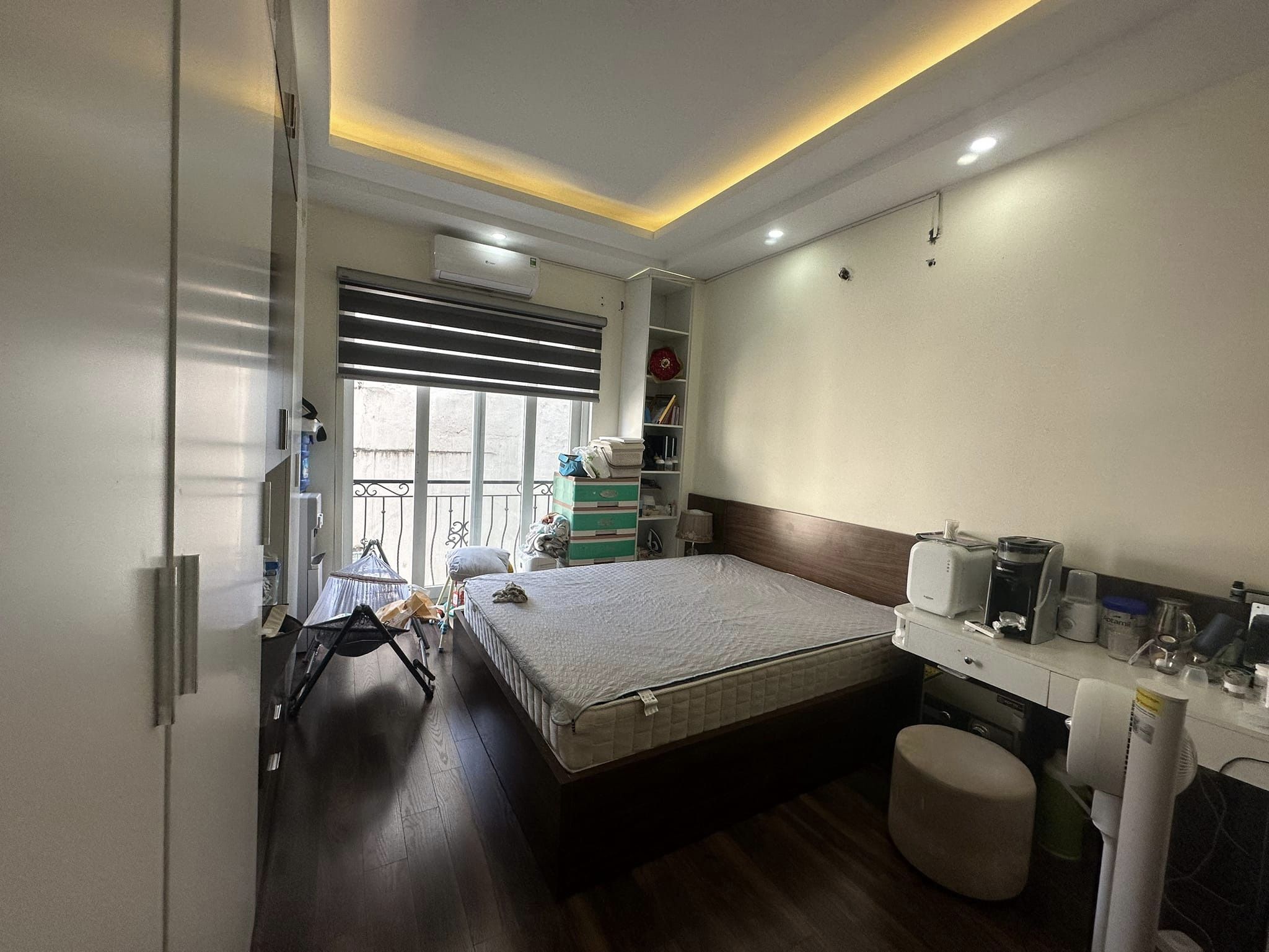 Bán ngôi nhà 31m2 Mặt phố Âu Cơ, Tây Hồ 6 phòng Vỉa hè rộng Kinh doanh đắc địa 3.2 Tỷ