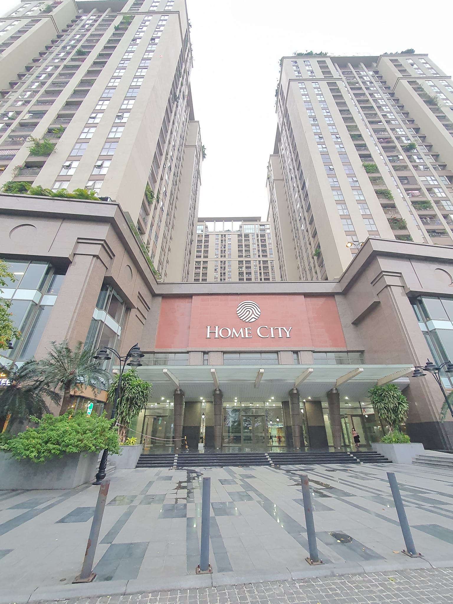 Bán CC cao cấp Home City 177 Trung Kính, lô góc, 91m2, 3 ngủ, ban công view đẹp, nội thất xịn.