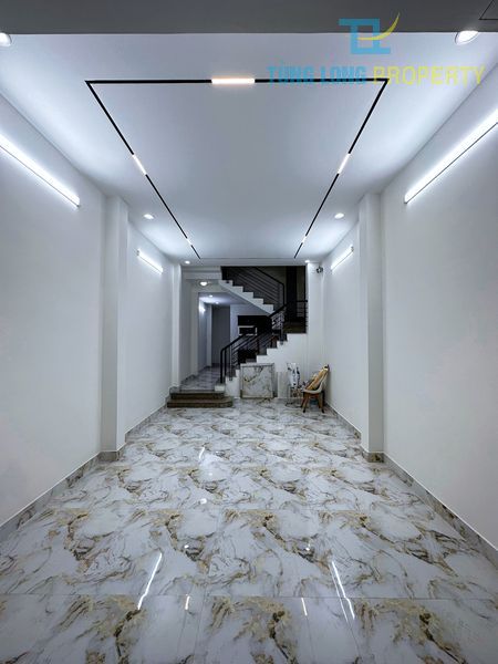 Bán căn nhà 4 tầng mặt tiền đường Huỳnh Thúc Kháng, Q. Hải Châu