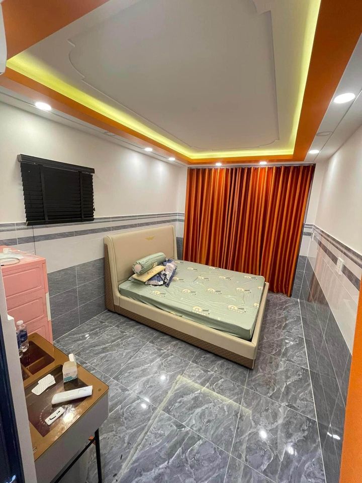 Nhà 4 Tầng Mặt Tiền Kinh Doanh Bùi Văn Ba Giảm Còn 9,4Tỷ Trung Tâm Quận 7