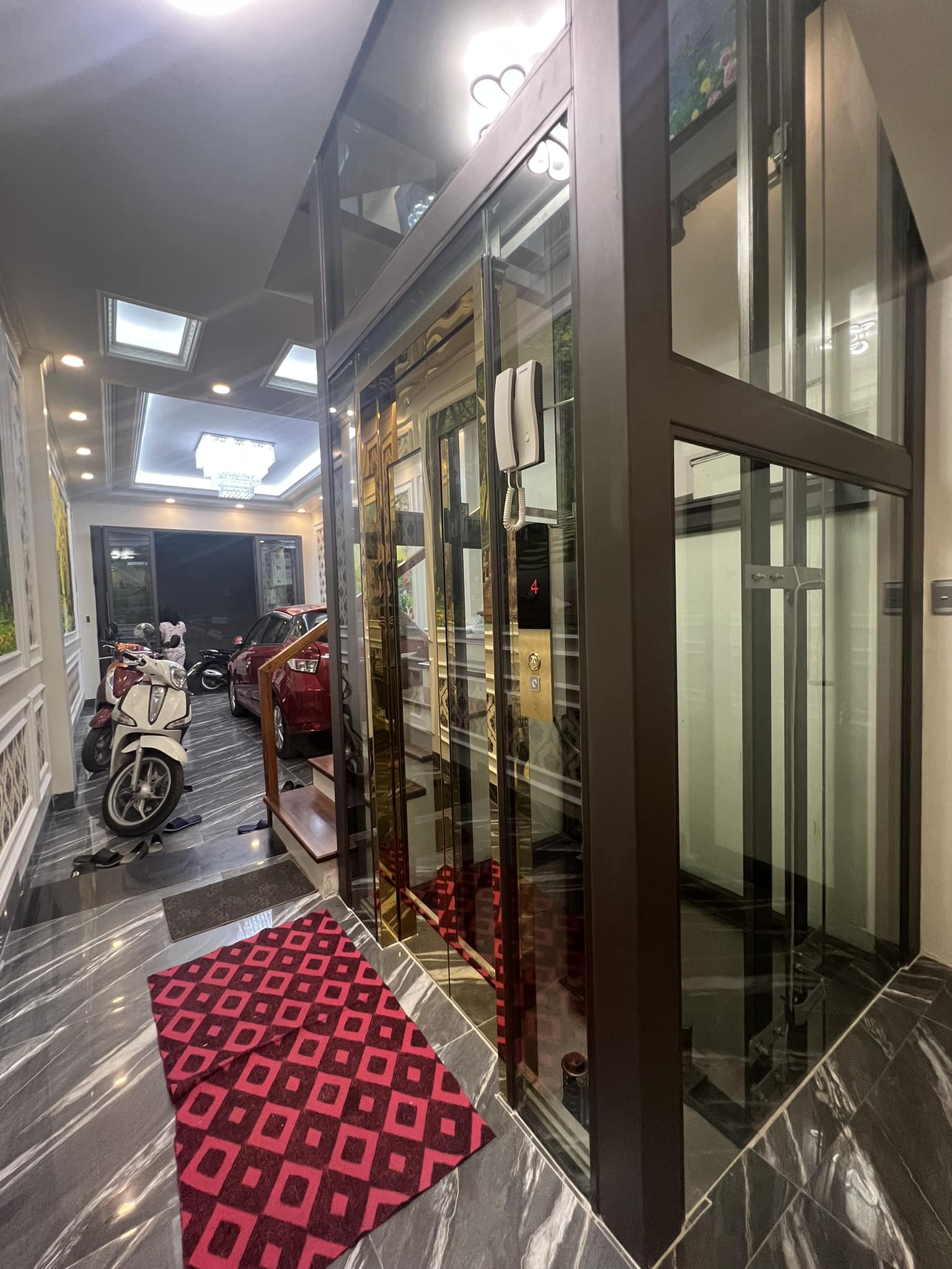 Bán căn nhà 77m2 phố Âu Cơ, Tây Hồ Gara Ô tô 7 chỗ Vỉa hè rộng Kinh doanh siêu đỉnh 9.4 Tỷ