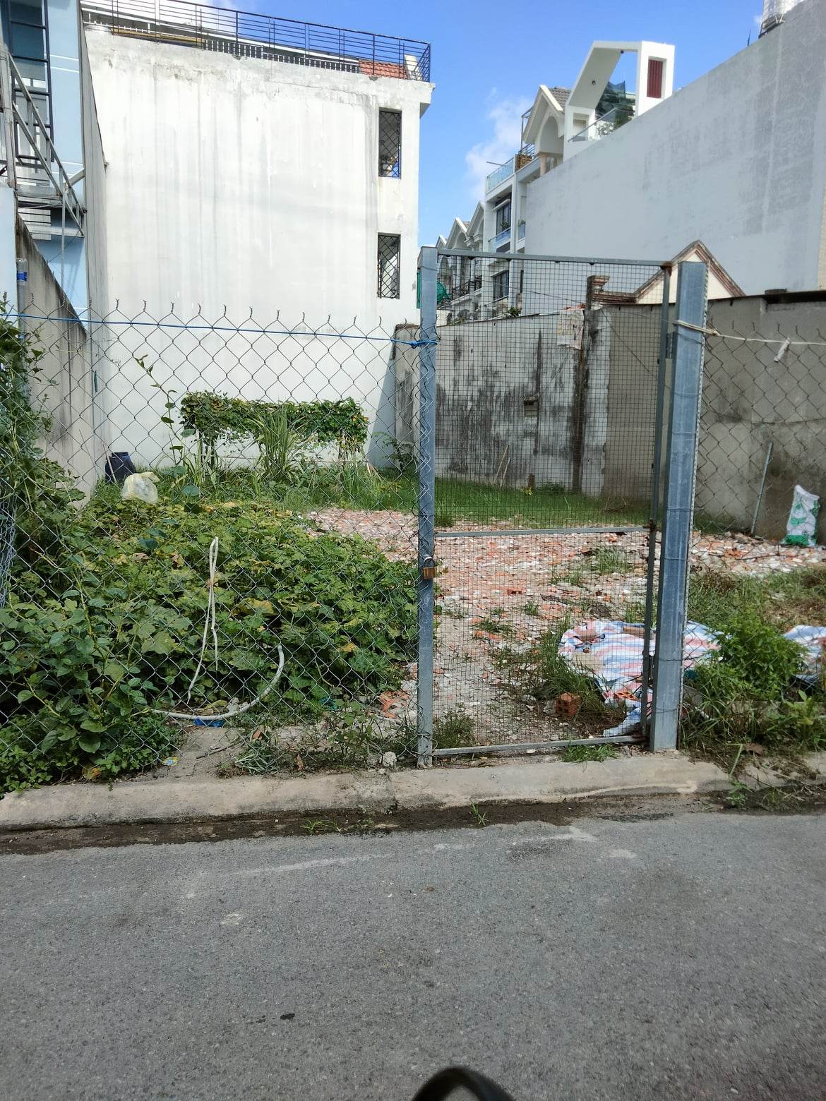 BÁN GẤP, ĐẤT GIÁ RẺ 178M2 Ngang 8m CHỈ 5 TỶ 500 Tân Chánh Hiệp Quận 12