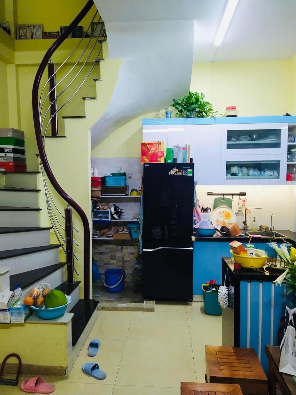 BÁN NHÀ NGÕ 1194 ĐƯỜNG LÁNG,5 TẦNG LÔ GÓC,NGÕ RỘNG THÔNG KINH DOANH,300M RA PHỐ,28M2,MT:4,5M