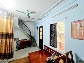 NHÀ ĐẸP THỊNH HÀO 2 Ở NGAY - MẶT TIỀN KHỦNG - NGÕ THÔNG - KINH DOANH SẦM UẤT NGÀY ĐÊM