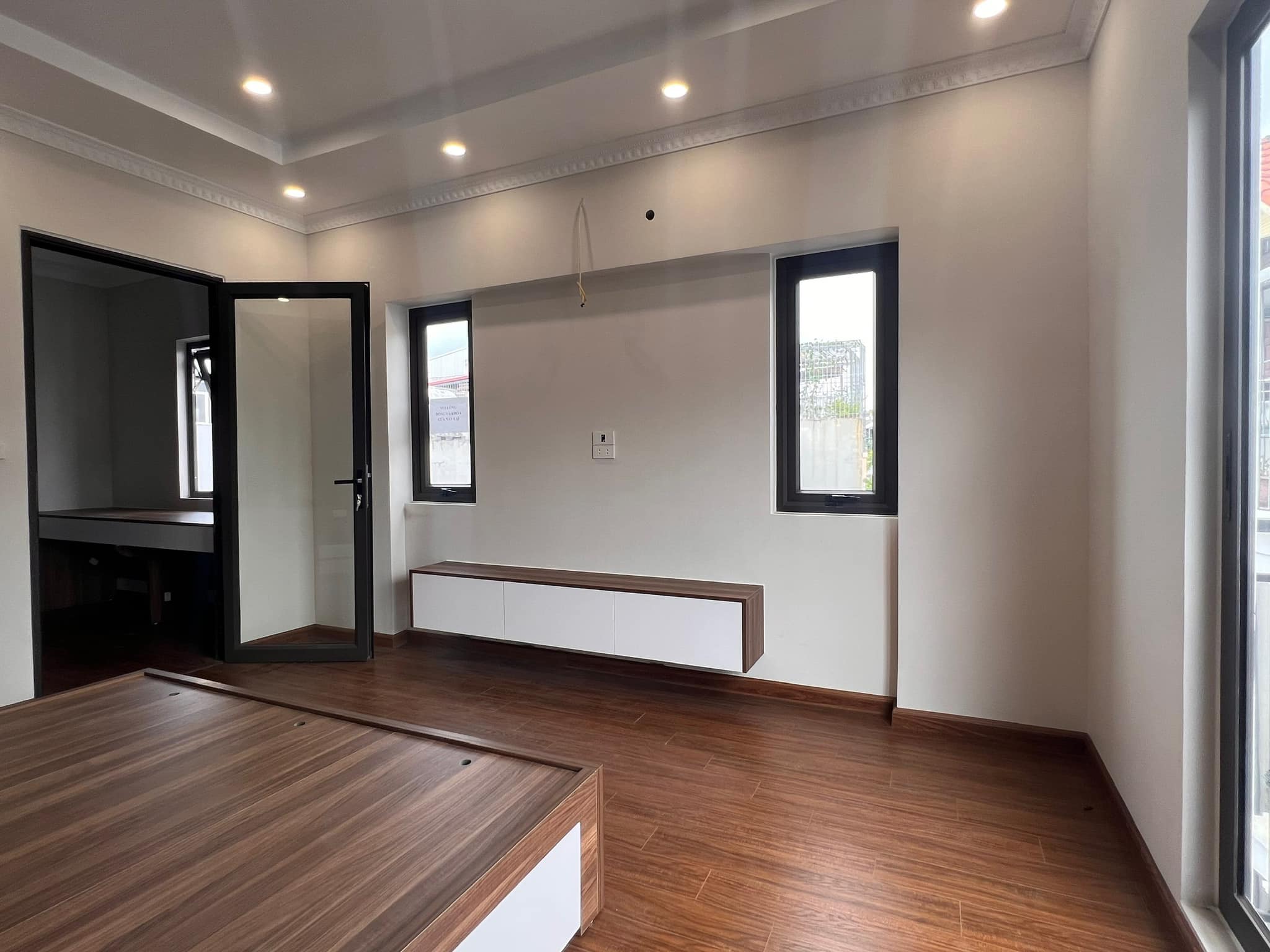 Bán căn nhà 116m2 phố Âu Cơ, Tây Hồ Gara Ô tô Thang máy XỊN Kinh doanh tốt 14.5 Tỷ