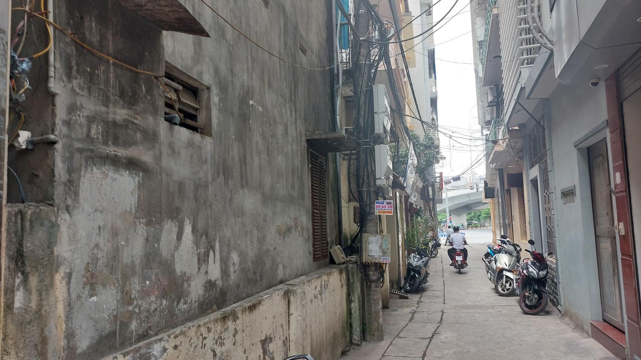 BÁN ĐẤT PHỐ HOÀNG QUỐC VIỆT-MẶT TIỀN KHỦNG-Ô TÔ ĐỖ CỬA-70M2-CHỈ 16 TỶ