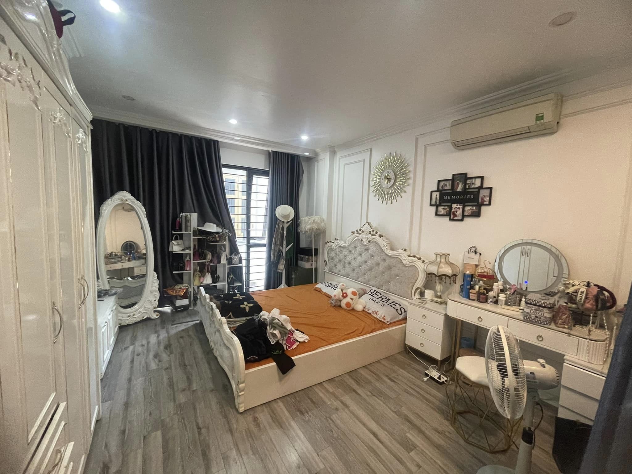 Bán ngôi nhà 76m2 phố Âu Cơ, Tây Hồ Ô tô đỗ cổng Mặt tiền chia lô 2 Ô tô tránh 20m 6 Tỷ