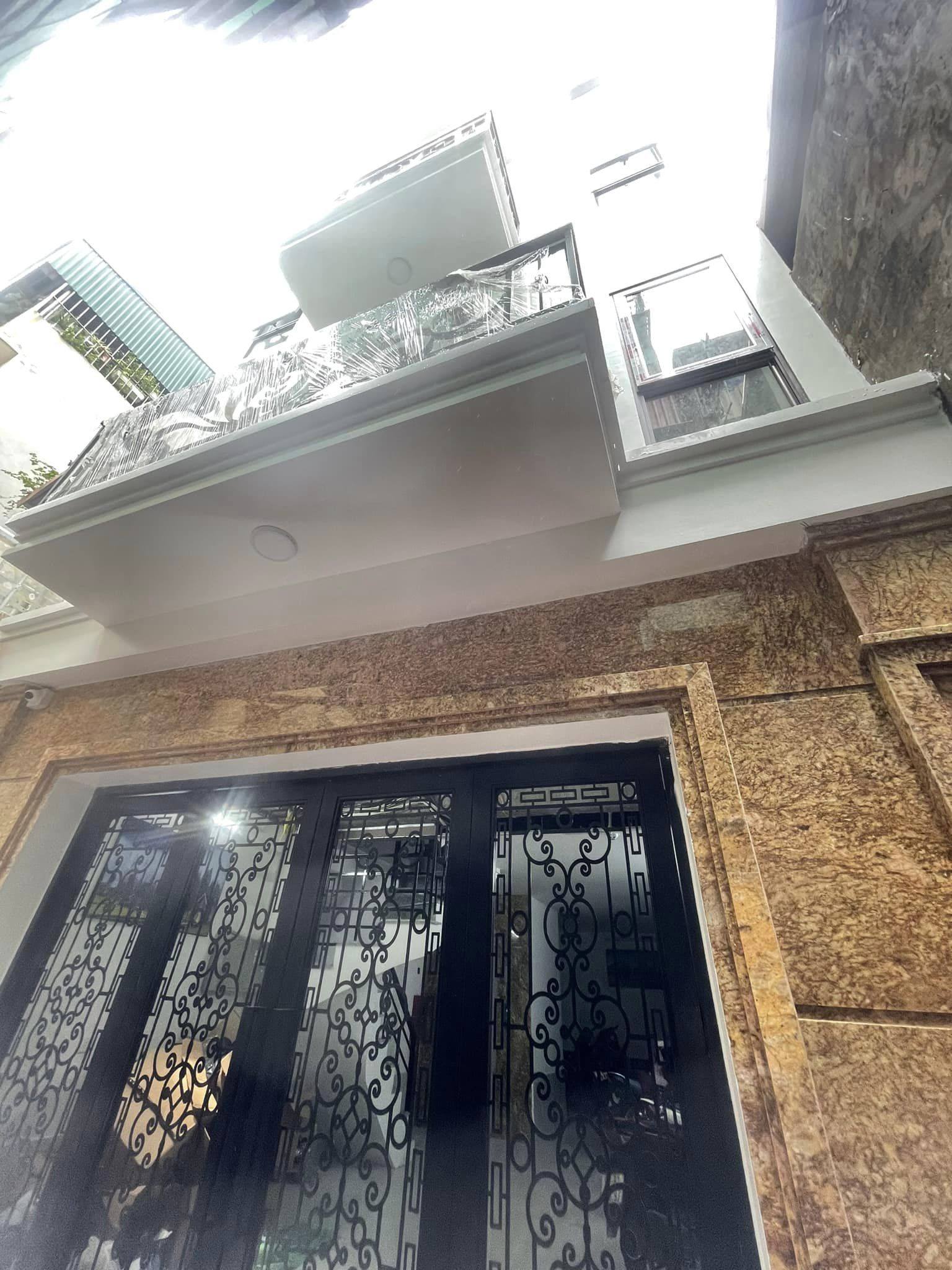 TÒA CĂN HỘ HAI BÀ TRƯNG LÔ GÓC THANG MÁY 72M X 6T GIÁ 9.3 TỶ DOANH THU 50TRIỆU/ THÁNG