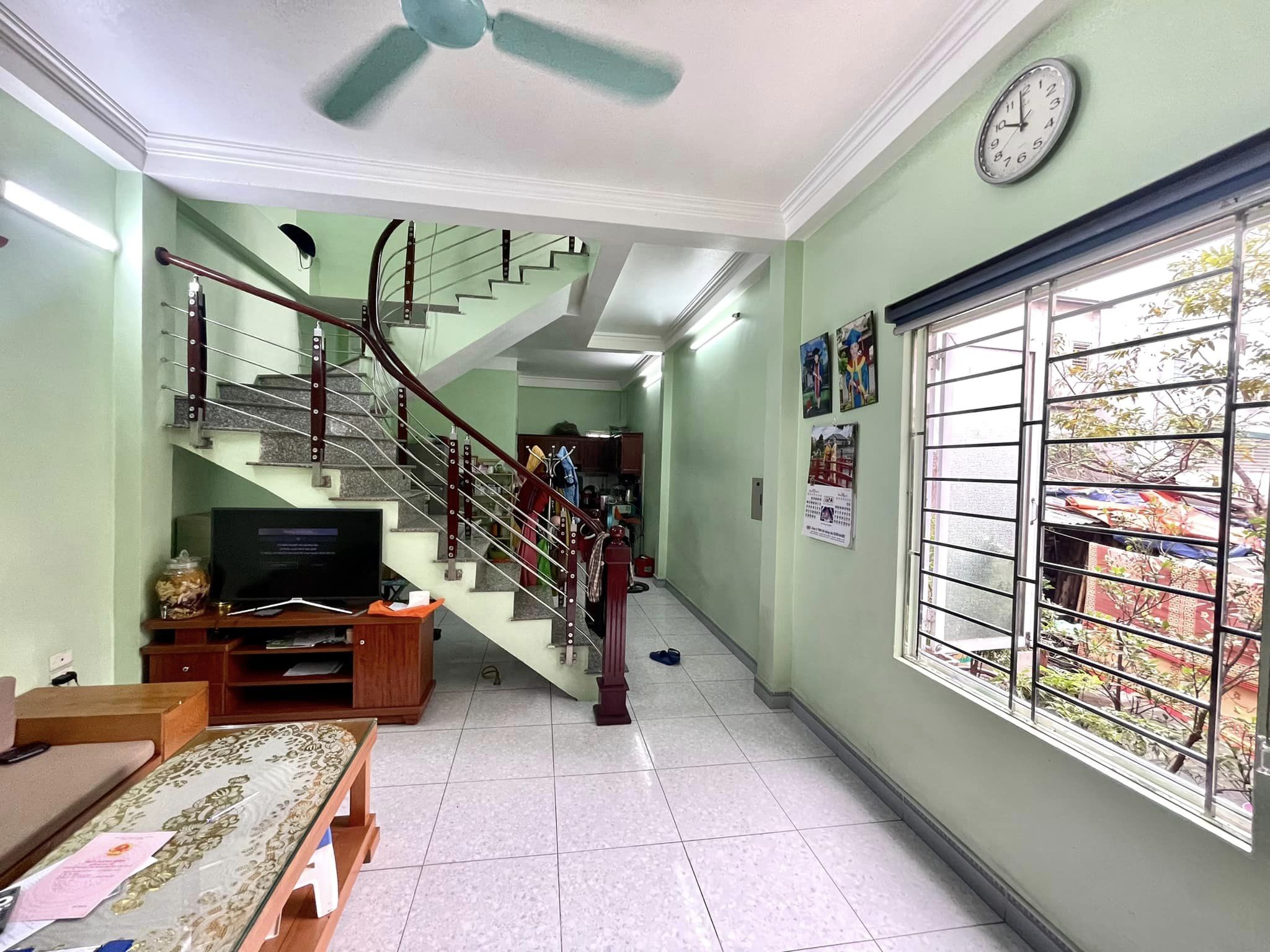 Bán nhà 76m2 phố Âu Cơ, Tây Hồ Ô tô đỗ cửa Mặt tiền khủng ngõ 2 Ô tô tránh 20m 6.2 Tỷ