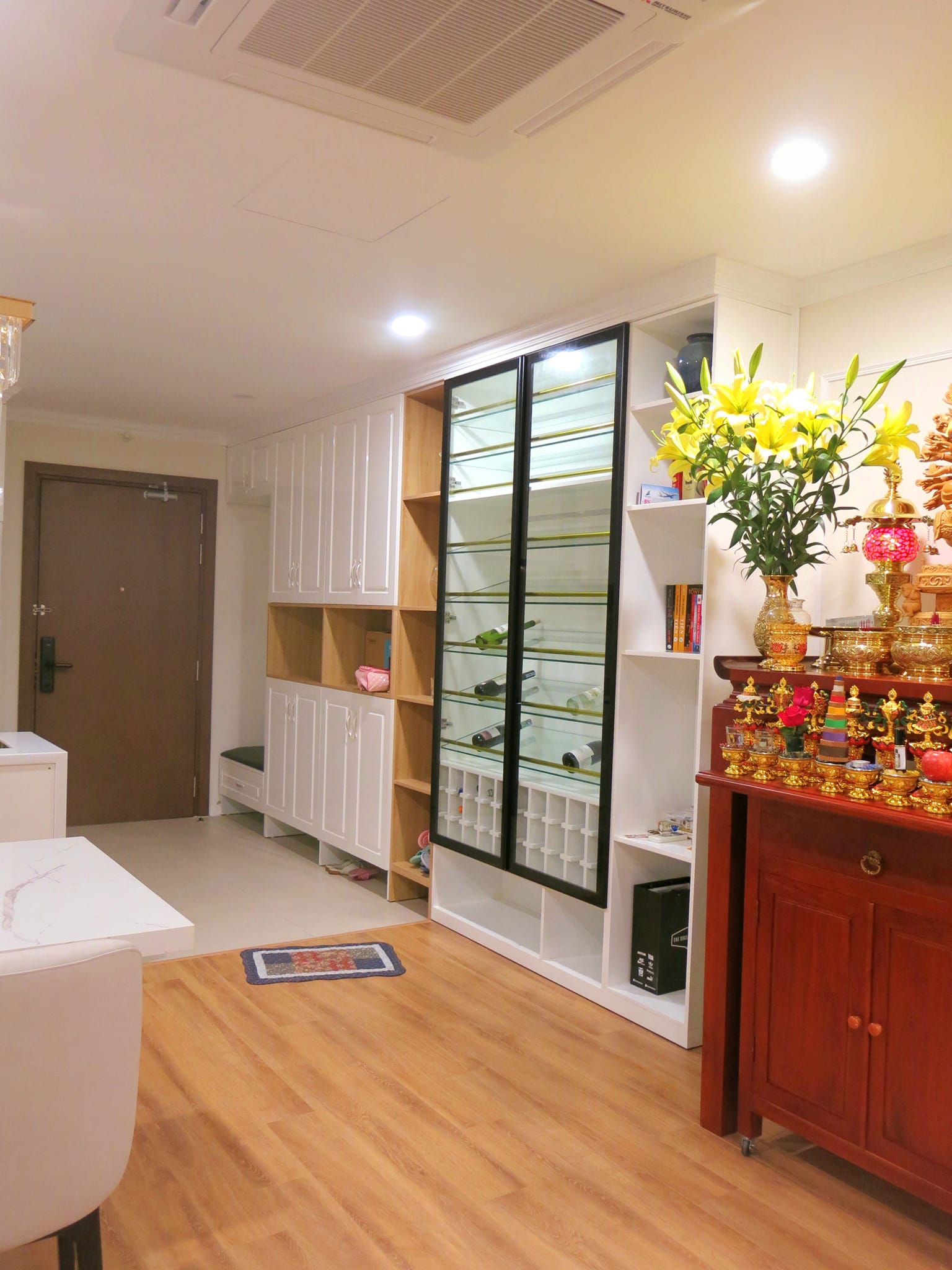 Bán nhà đẹp long lanhTrần tử Bình . DT39 m2. Phân lô bộ công an, ô tô đỗ cửa, kinh doanh văn phòng. Gía 9 tỷ