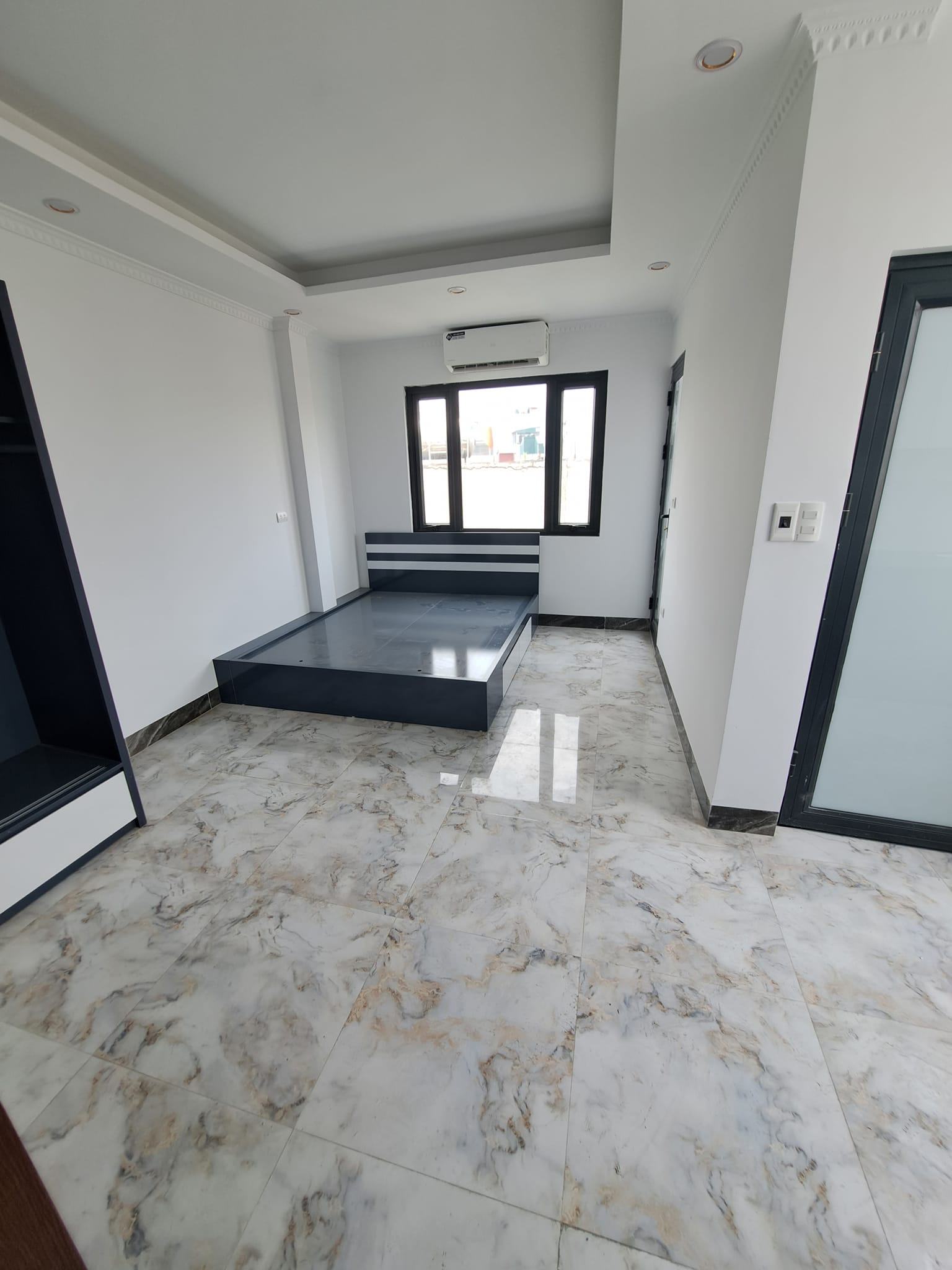 Bán tòa căn hộ Hót phố Đại La, lô góc, 44m2 x 6T, nhỉnh 11 tỷ, DT 60 triệu / tháng.