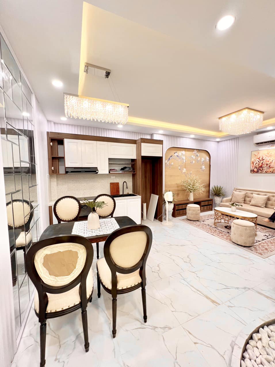 Hiếm !Bán Nhà Ngõ Quỳnh, Hai Bà Trưng 45m2, 4T, MT4.2m,full Nội thất( như ảnh) sát phố