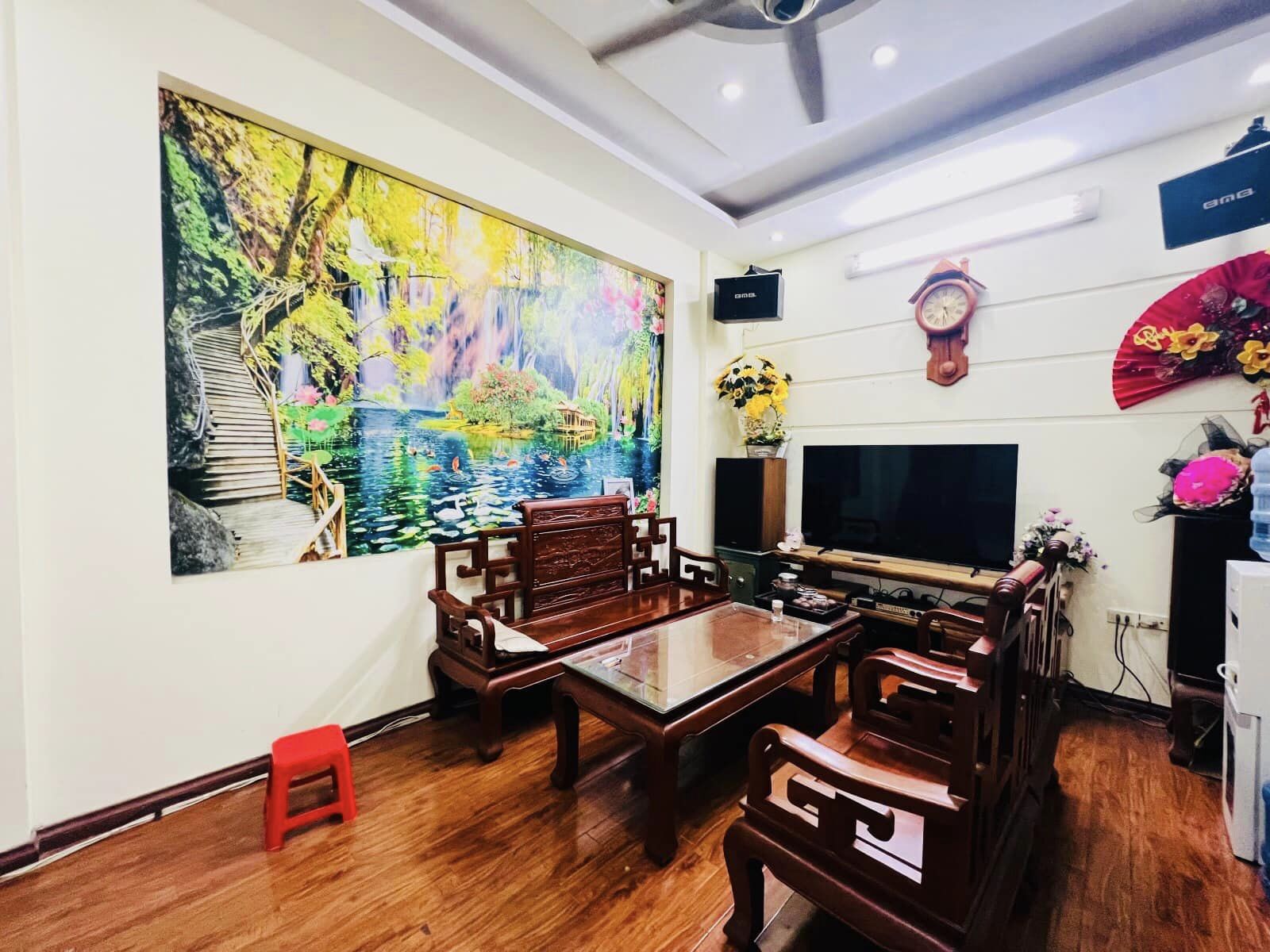 BÁN NHÀ 5 TẦNG PHỐ THÁI HÀ ĐỐNG ĐA, GẦN Ô TÔ, NHÀ ĐẸP Ở NGAY, HƠN 4 TỶ.