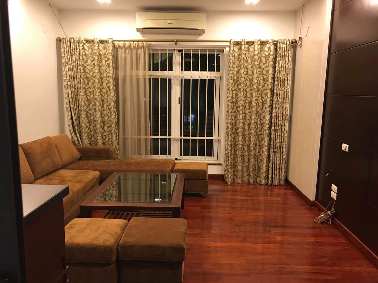 Bán tòa căn hộ cho thuê phố đi bộ Trịnh Công Sơn, Tây Hồ, 50m2, 11.8 tỷ, 8 phòng