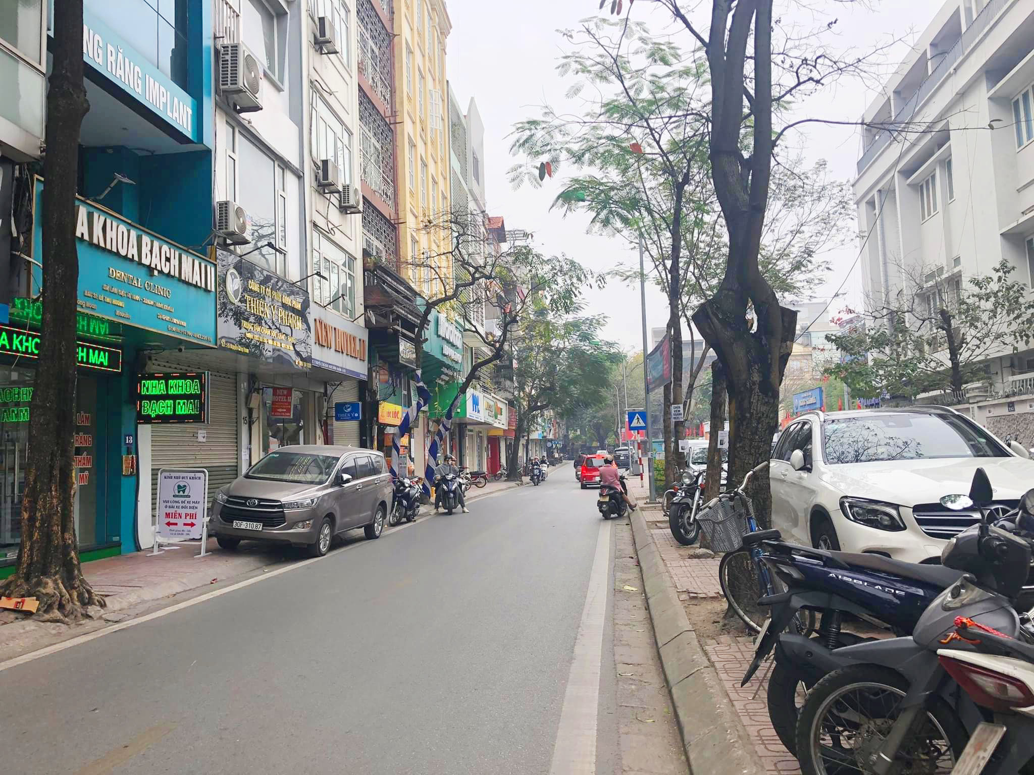 Bán nhà Liễu Giai: Ngõ thông, gần oto, 2 bước ra Đài truyền hình: 48m2 xây 4T Giá 8.8 tỷ