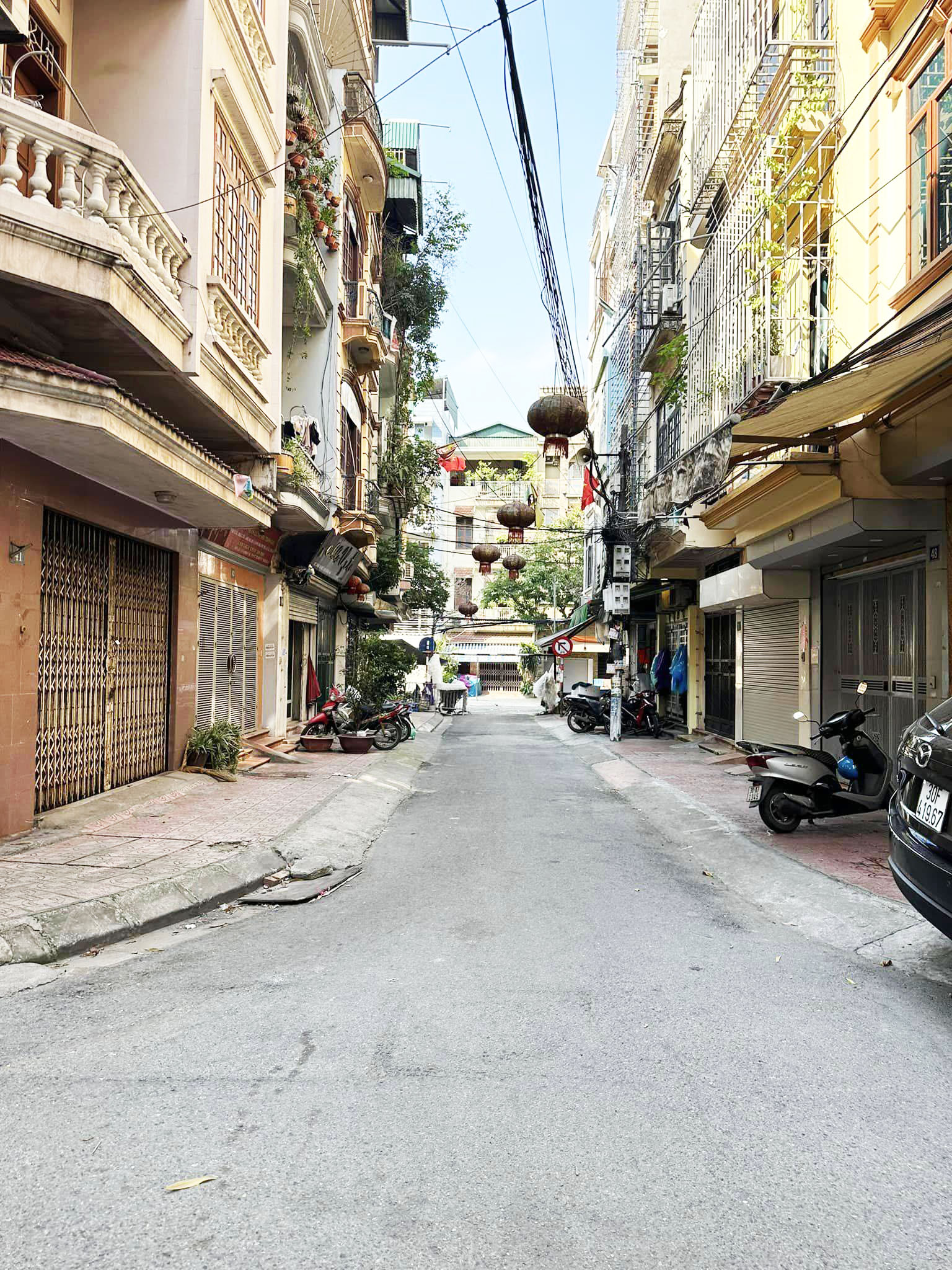 Siêu Phẩm 6.5 tỷ 2 Mặt Thoáng, Ô tô Đỗ Cửa, MT Khủng Mặt Ngõ Hồng Hà DT: 40m x 4T, sđcc