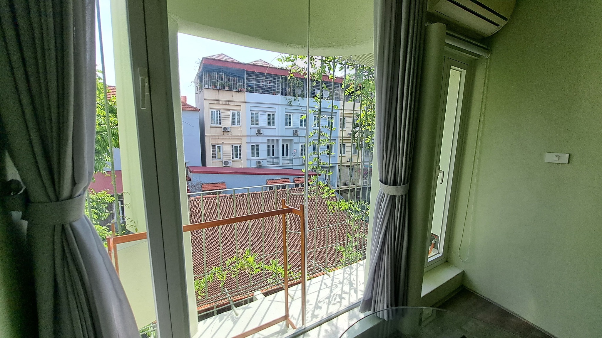 Bán căn nhà 36m2 phố Âu Cơ, Tây Hồ Chủ tự xây 3 phòng Ô tô đua 10m 3.6 Tỷ