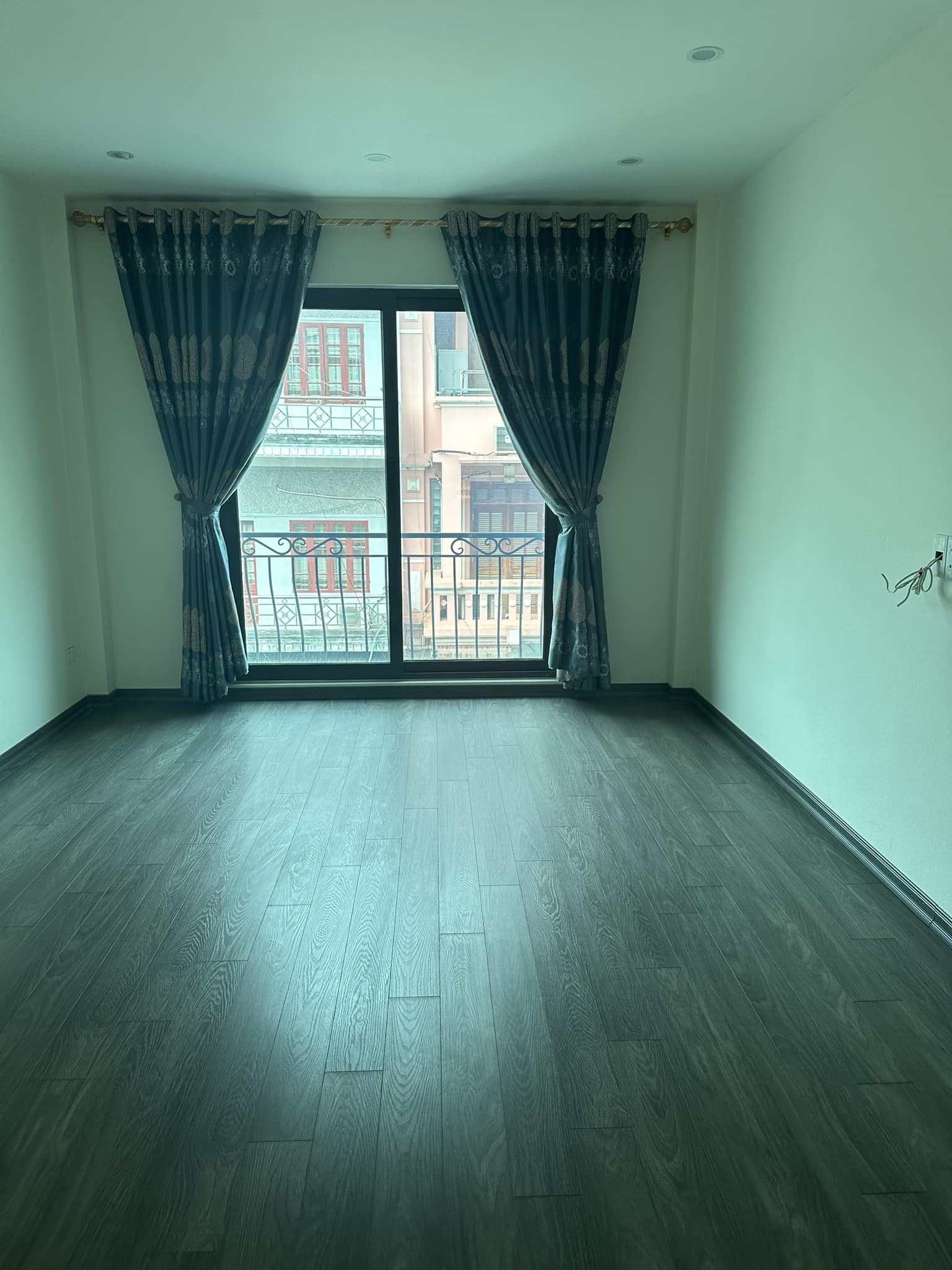 Bán căn nhà 55m2 phố Âu Cơ, Tây Hồ Gara Ô tô 7 chỗ Vỉa hè Kinh doanh Sầm uất 6.9 Tỷ