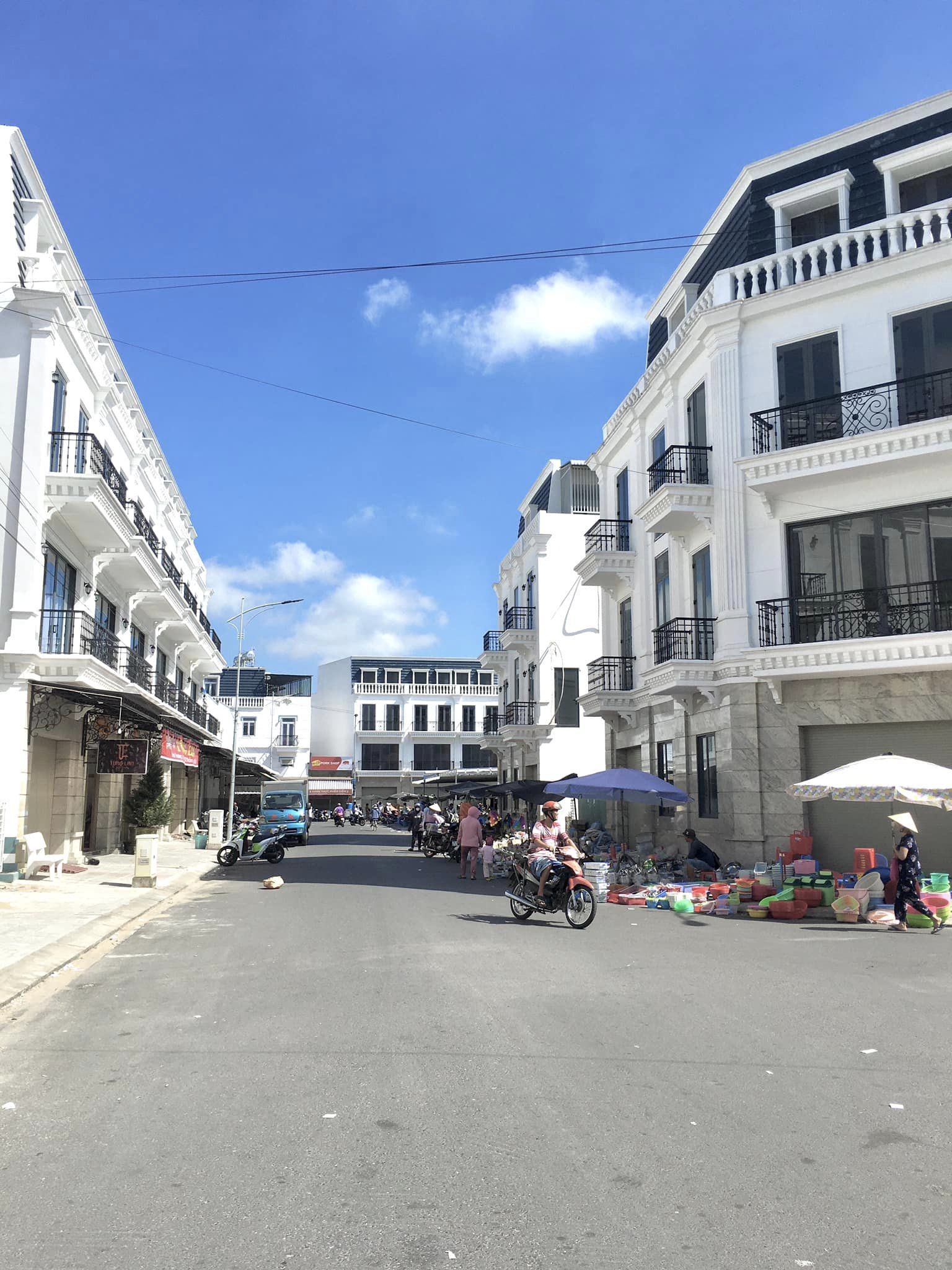 Nhà mặt tiền ngay chợ Thị trấn thới lai tp cần thơ