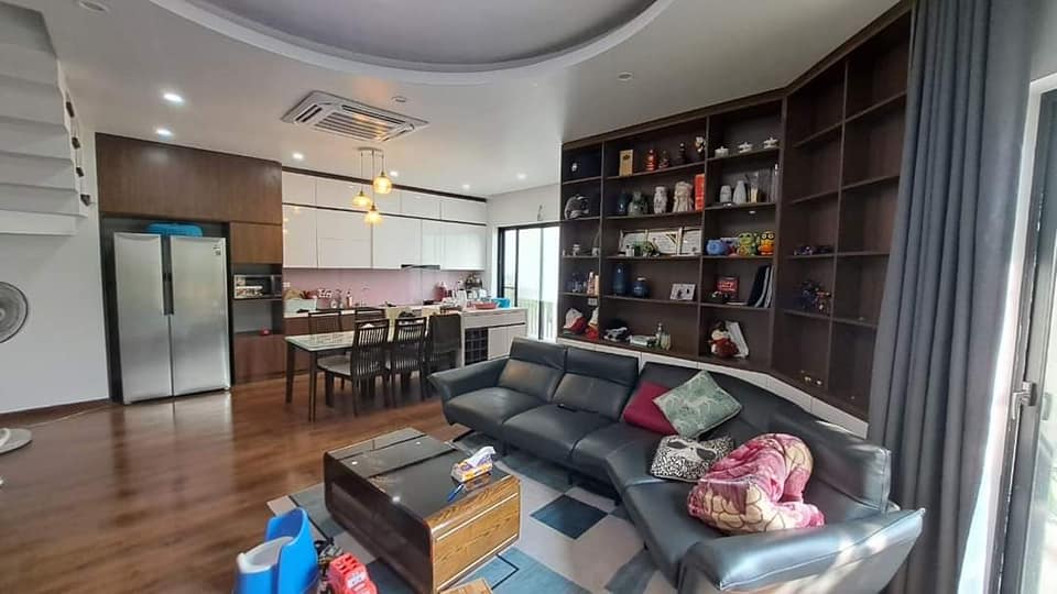 Bán căn nhà 68m2 phố Âu Cơ, Tây Hồ Dân xây 5 phòng Ô tô tránh 20m 5.2 Tỷ