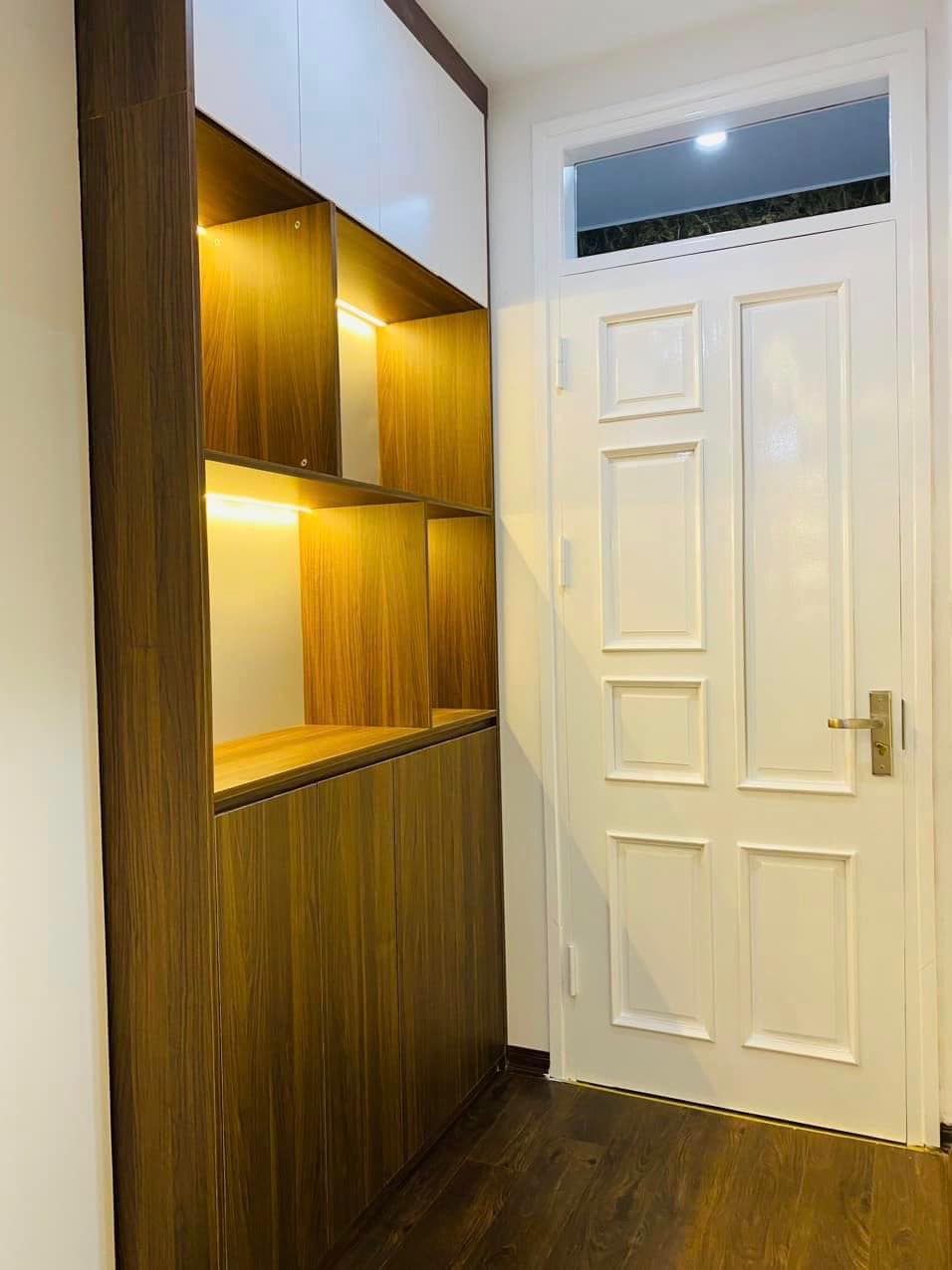 Bán ngôi nhà 48m2 phố Âu Cơ, Tây Hồ Dân xây 6 phòng 10m Ô tô tránh 5.1 Tỷ