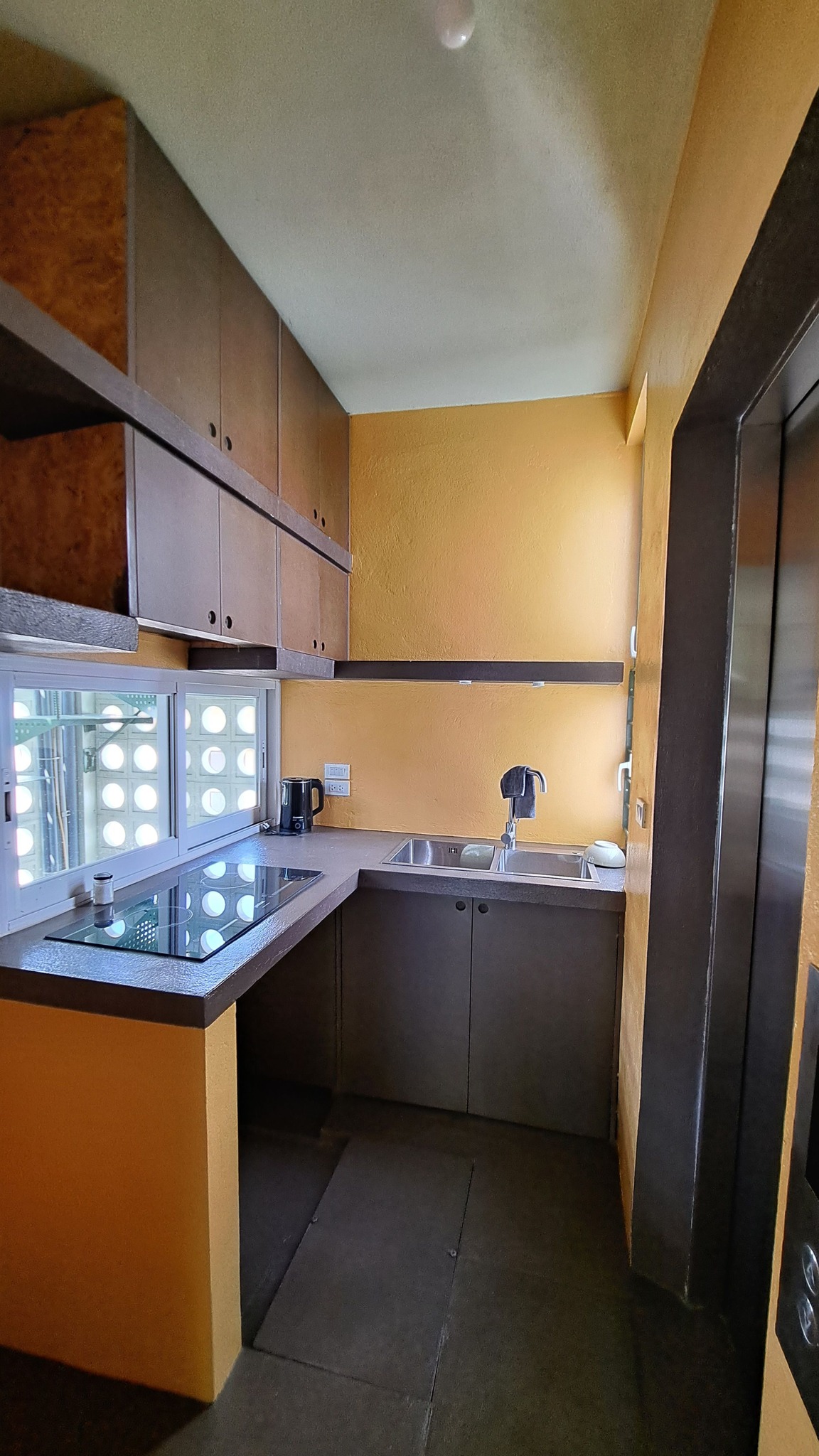 Bán ngôi nhà 37m2 phố Âu Cơ, Tây Hồ Dân xây 3 phòng 2 Ô tô tránh 10m 3.5 Tỷ