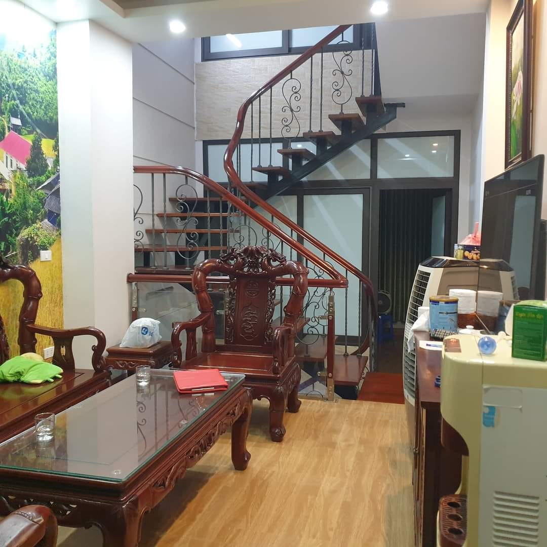 Bán căn nhà 59m2 phố Nghi Tàm, Tây Hồ Ô tô dừng đỗ 5 phòng Ô tô phi 10m 6.9 Tỷ