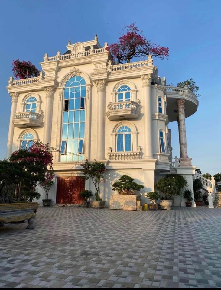 DO nhiều nhà quá ở không hết Chính chủ cần bán 1 căn siêu biệt thự 1367m2 tại Thành Phố Hải Dương