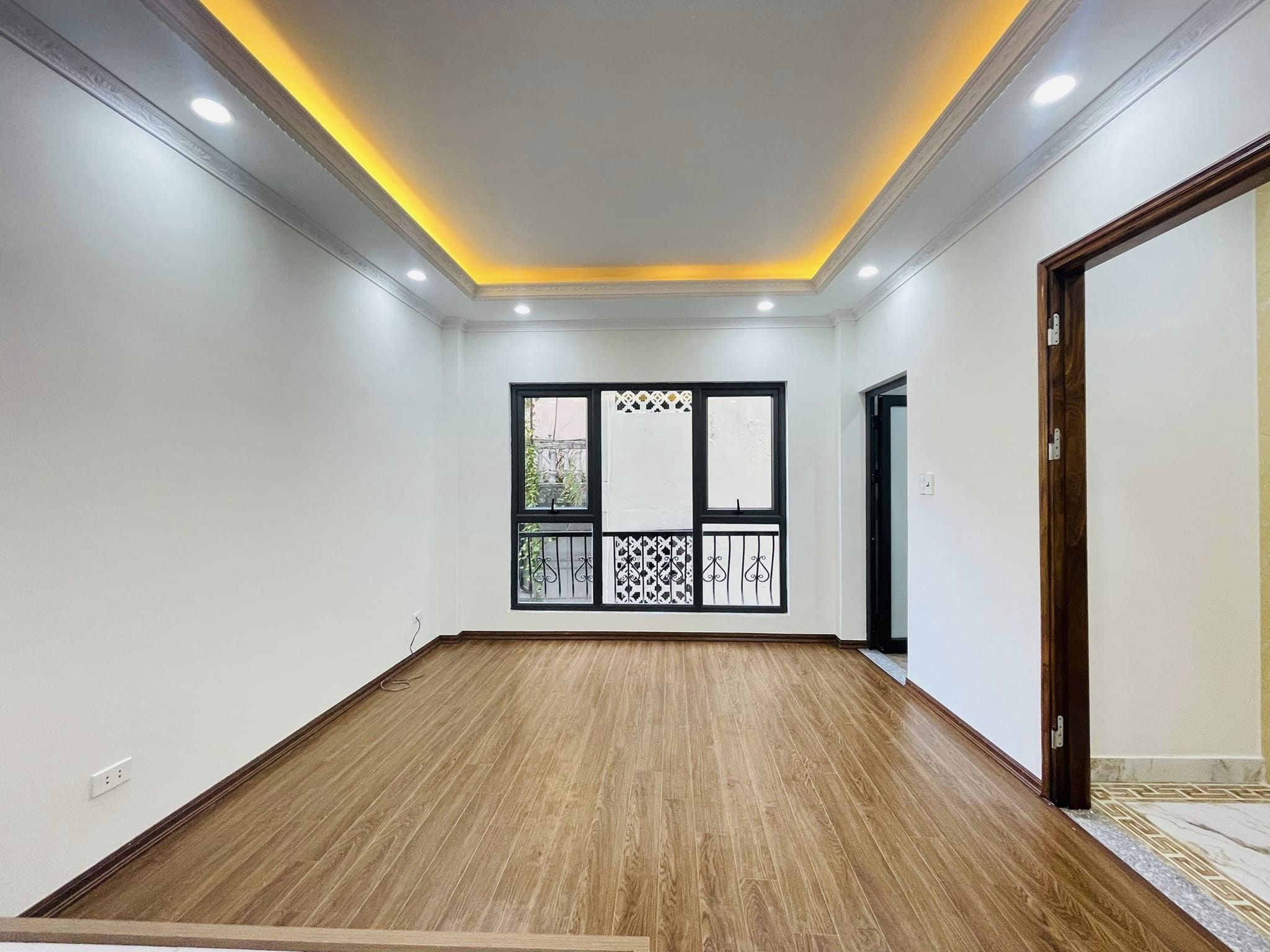 Bán ngôi nhà 68m2 ngõ 32 An Dương, Tây Hồ Gara 2 Ô tô 7 chỗ Mặt tiền rộng Kinh doanh 9.5 Tỷ